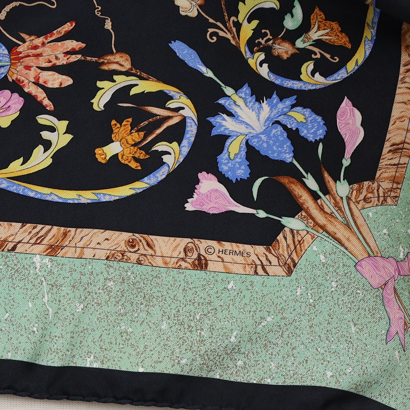 Hermès Pierres d’Orient et d’Occident Silk Scarf