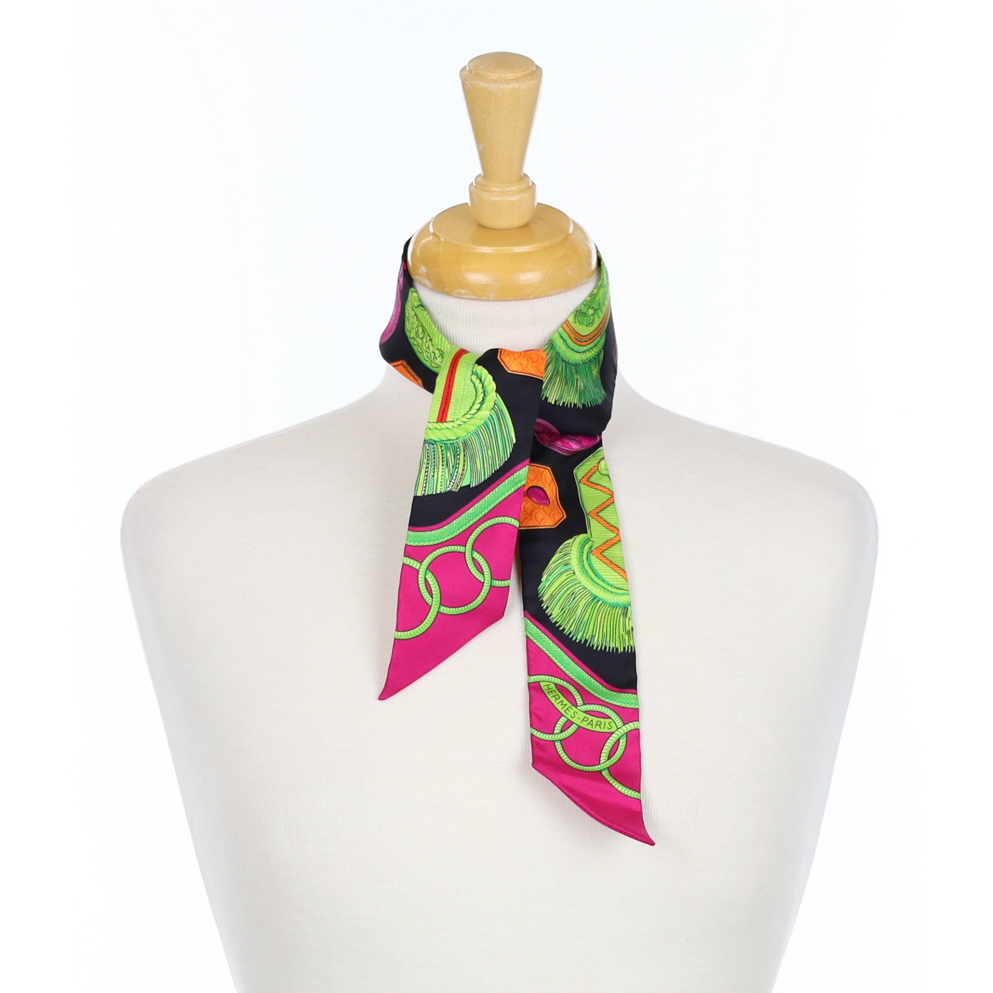 Pristine Boxed Hermès Epaulettes Twill Silk Scarf