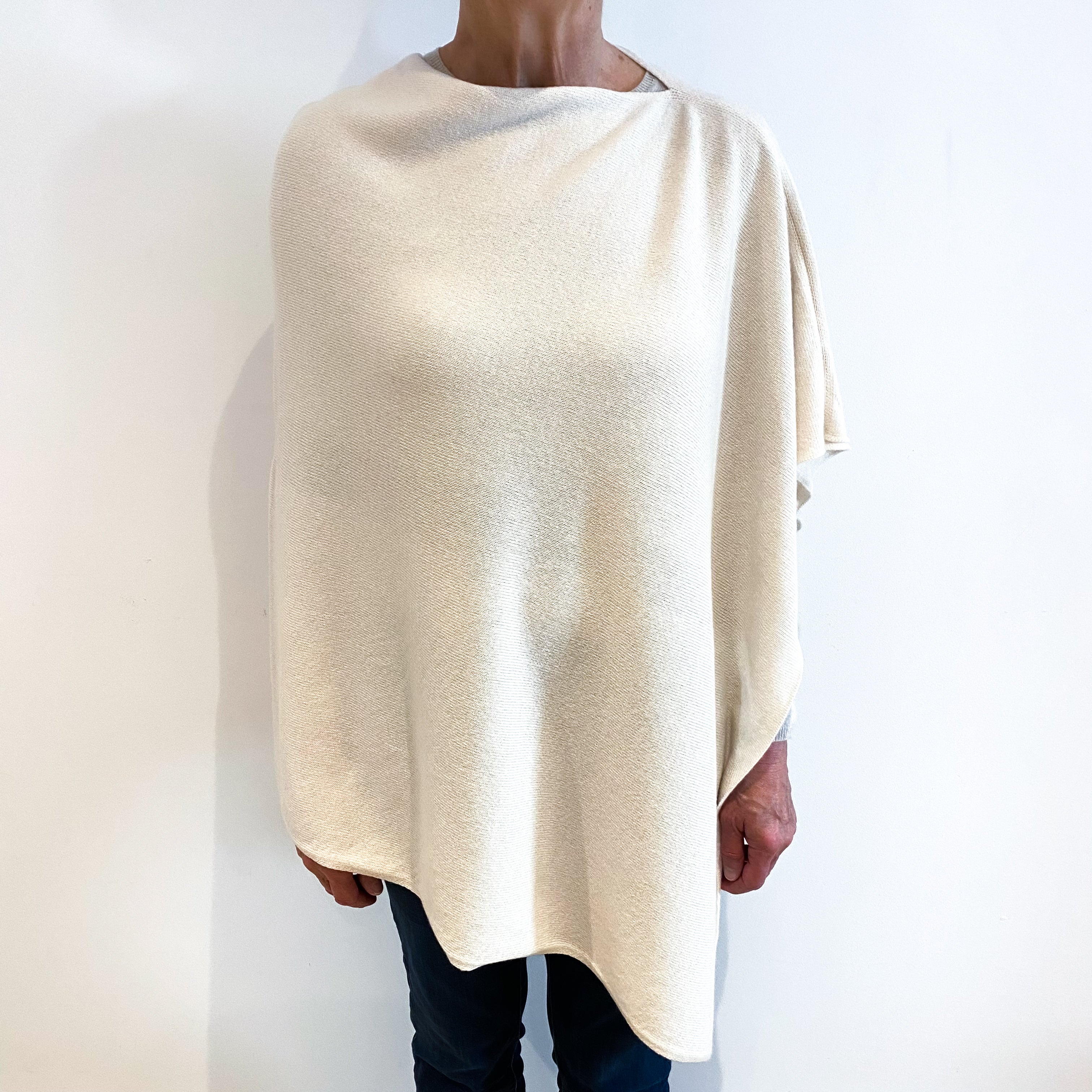 Brand New Scottish Ivory Cashmere Poncho One Size