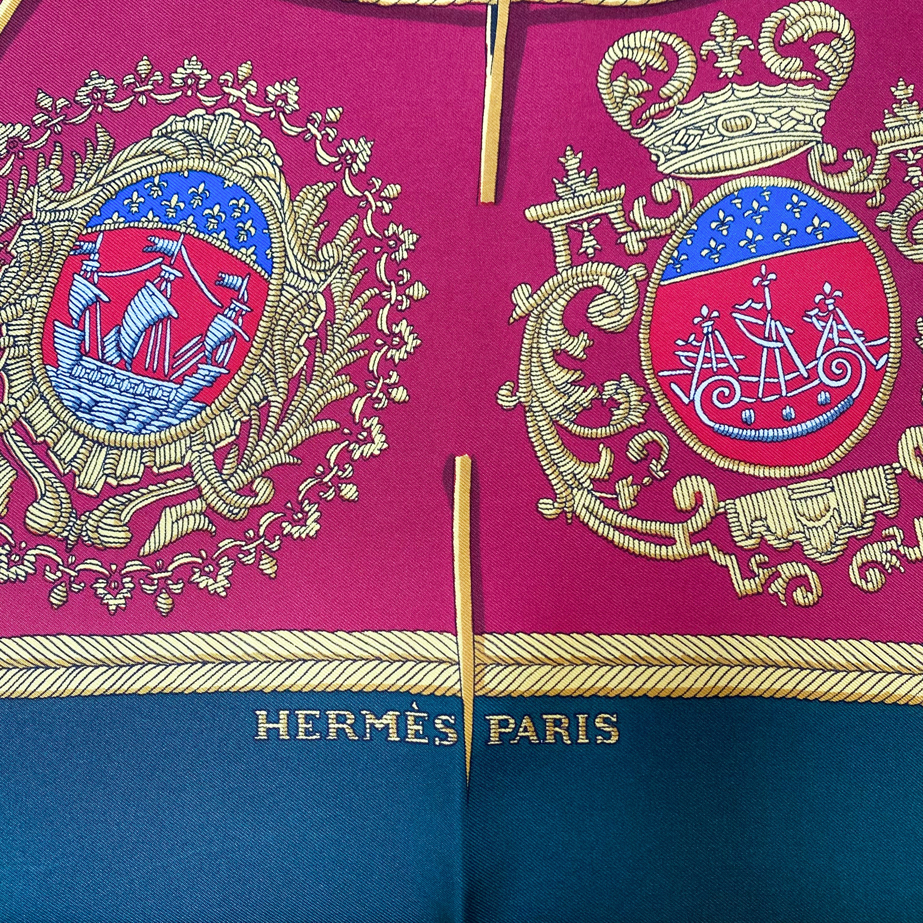 Boxed Hermès Les Armes De Paris Silk Scarf