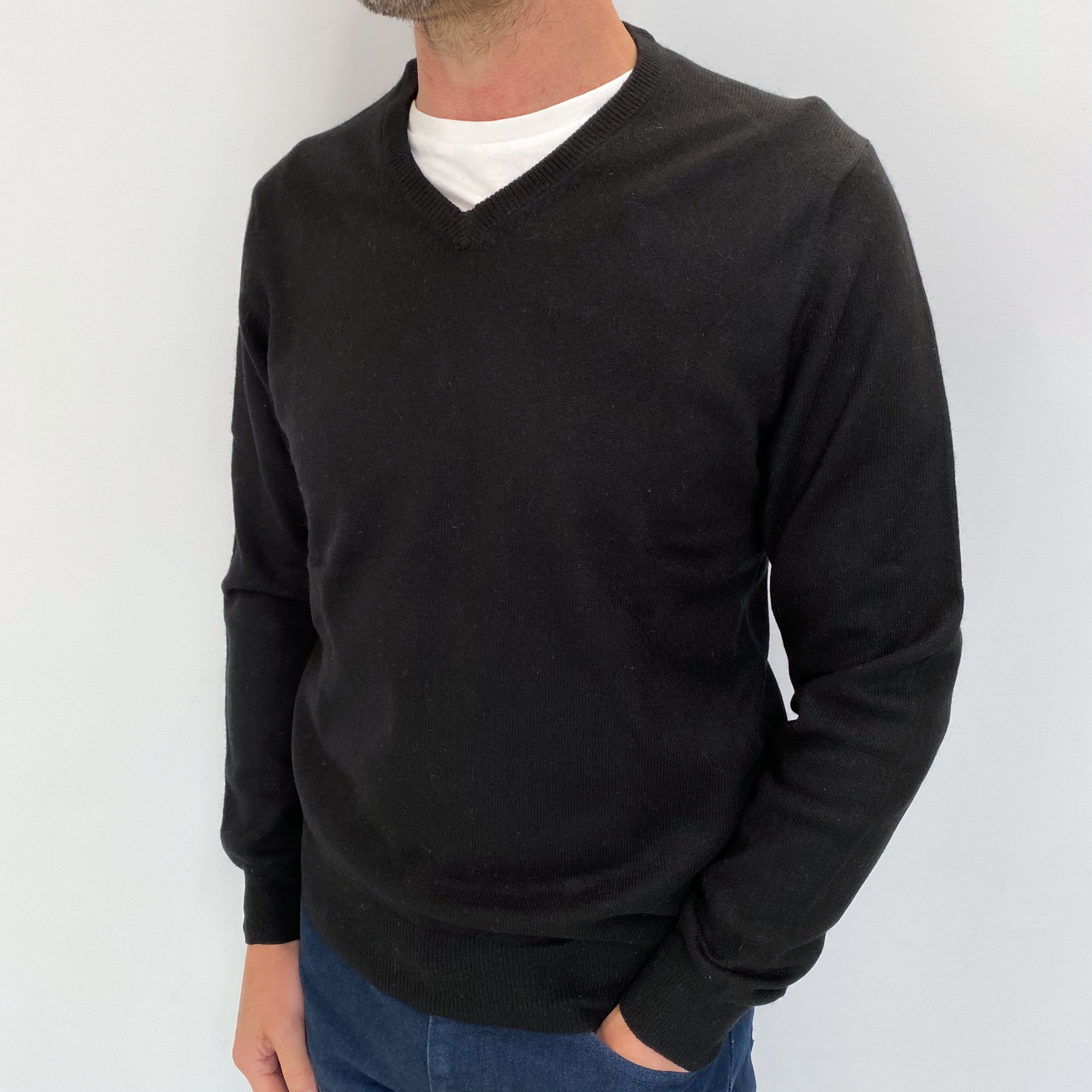 Men's Black Cashmere V Neck Jumper Small
