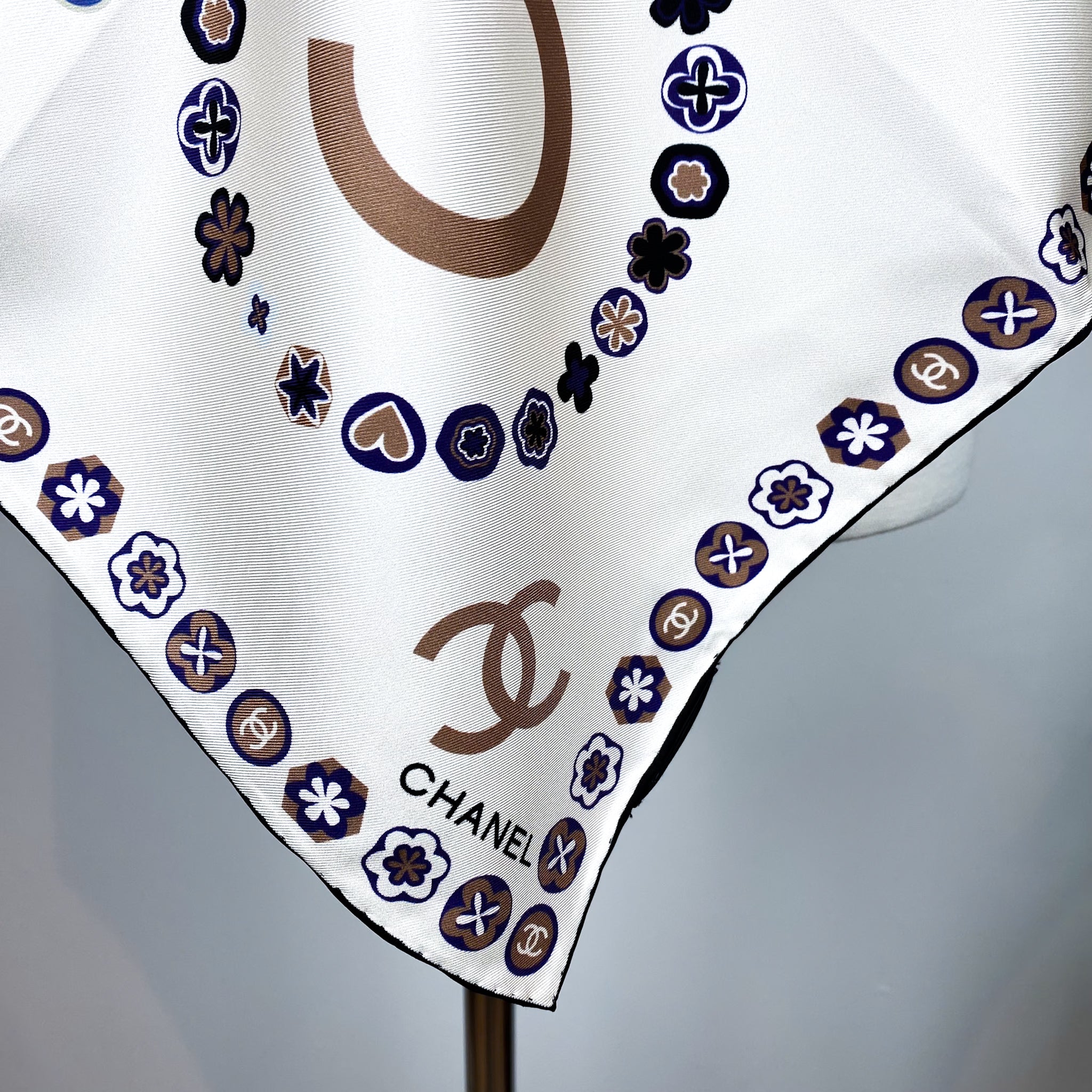 Immaculate Chanel Designer Silk Scarf