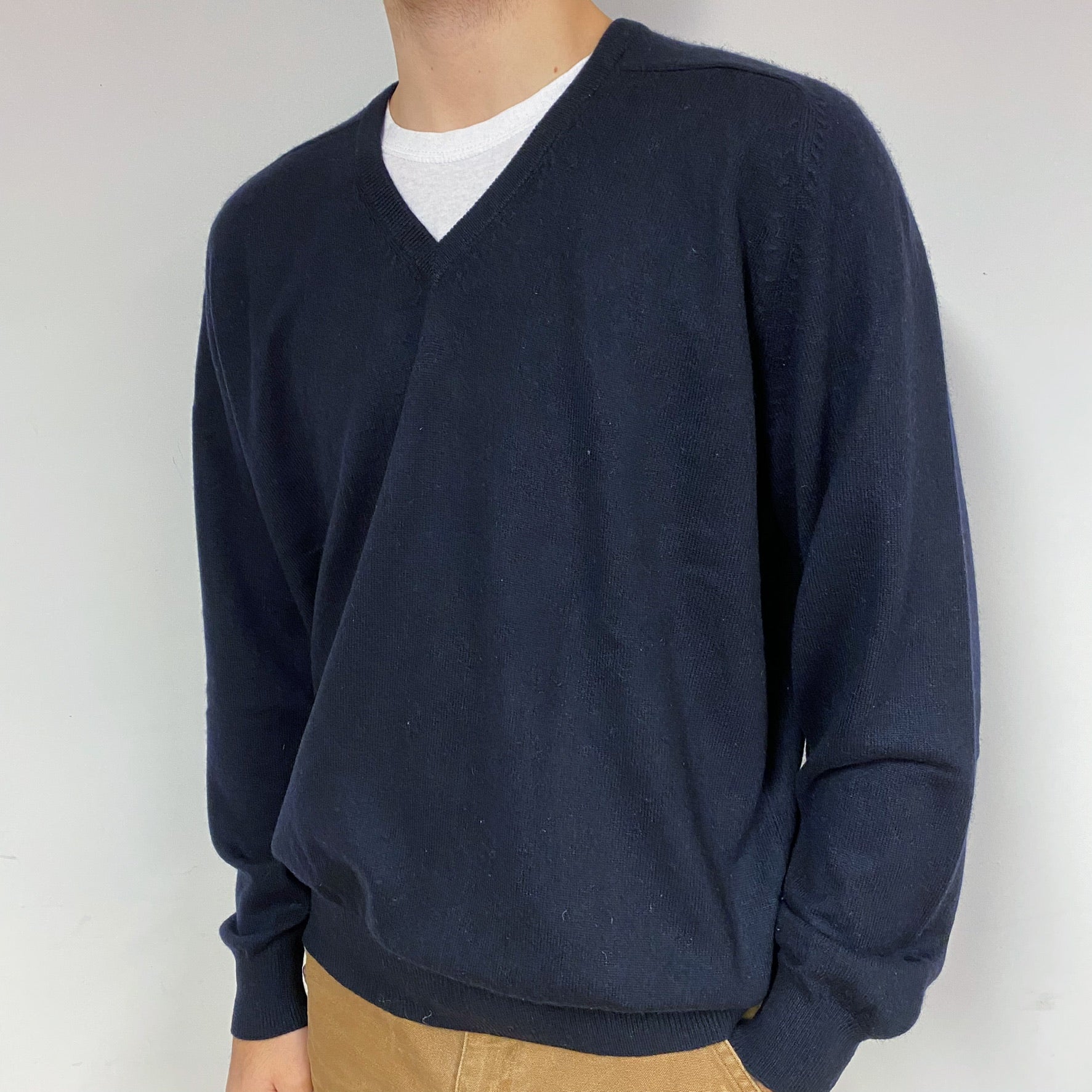 Men's Navy Cashmere V-Neck Jumper Large