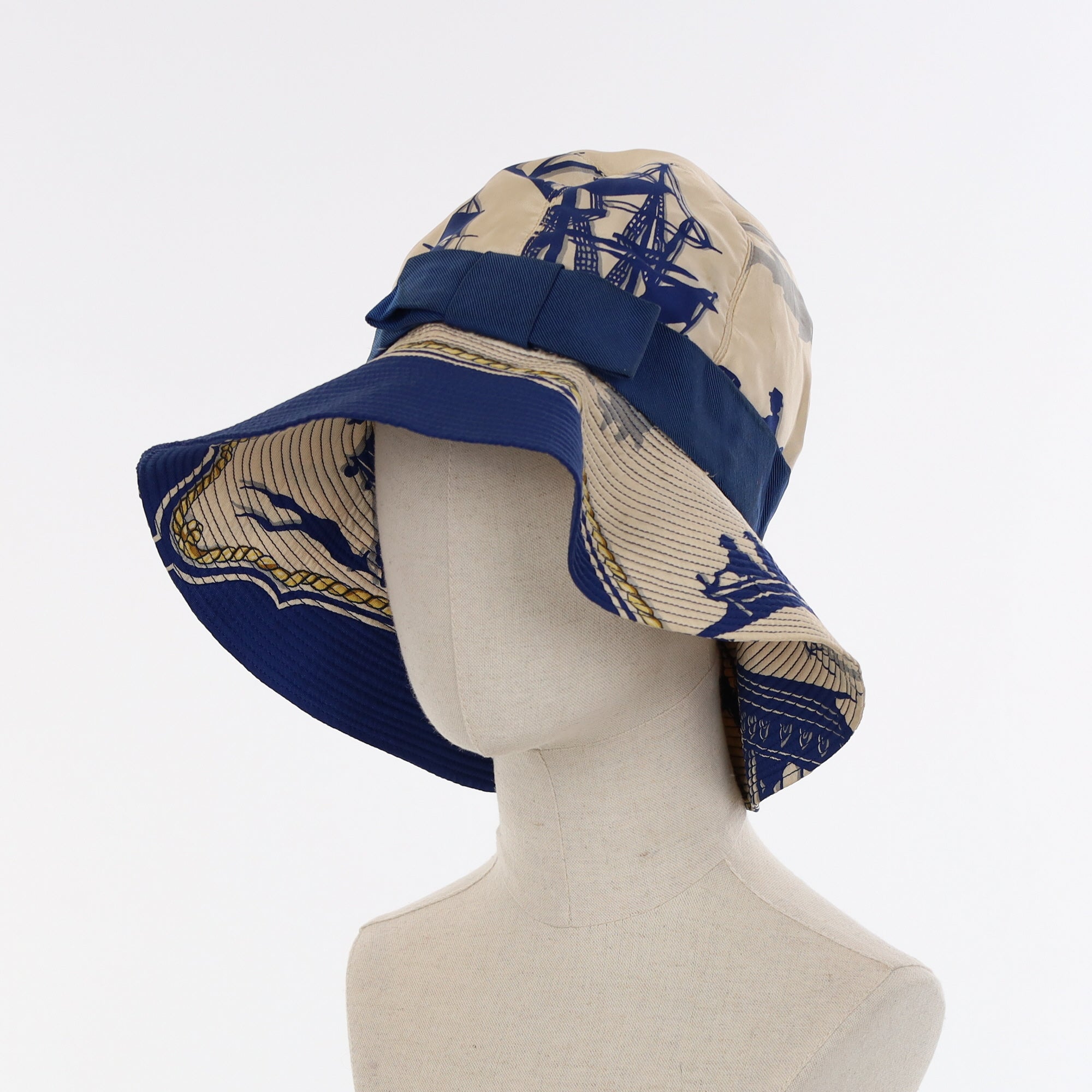 Boxed Hermès ‘Boutique Sport’ 1966 Vintage Silk Sun Hat