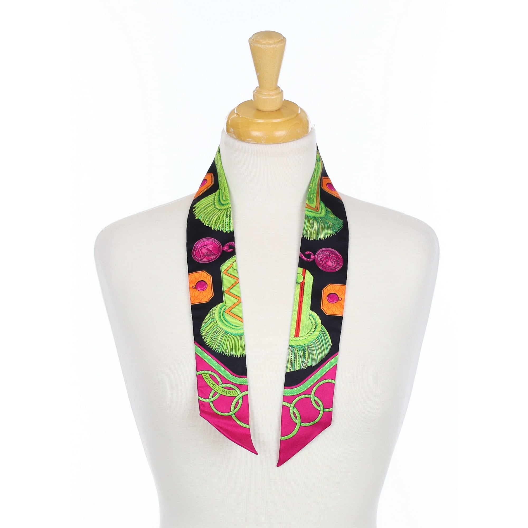 Pristine Boxed Hermès Epaulettes Twill Silk Scarf
