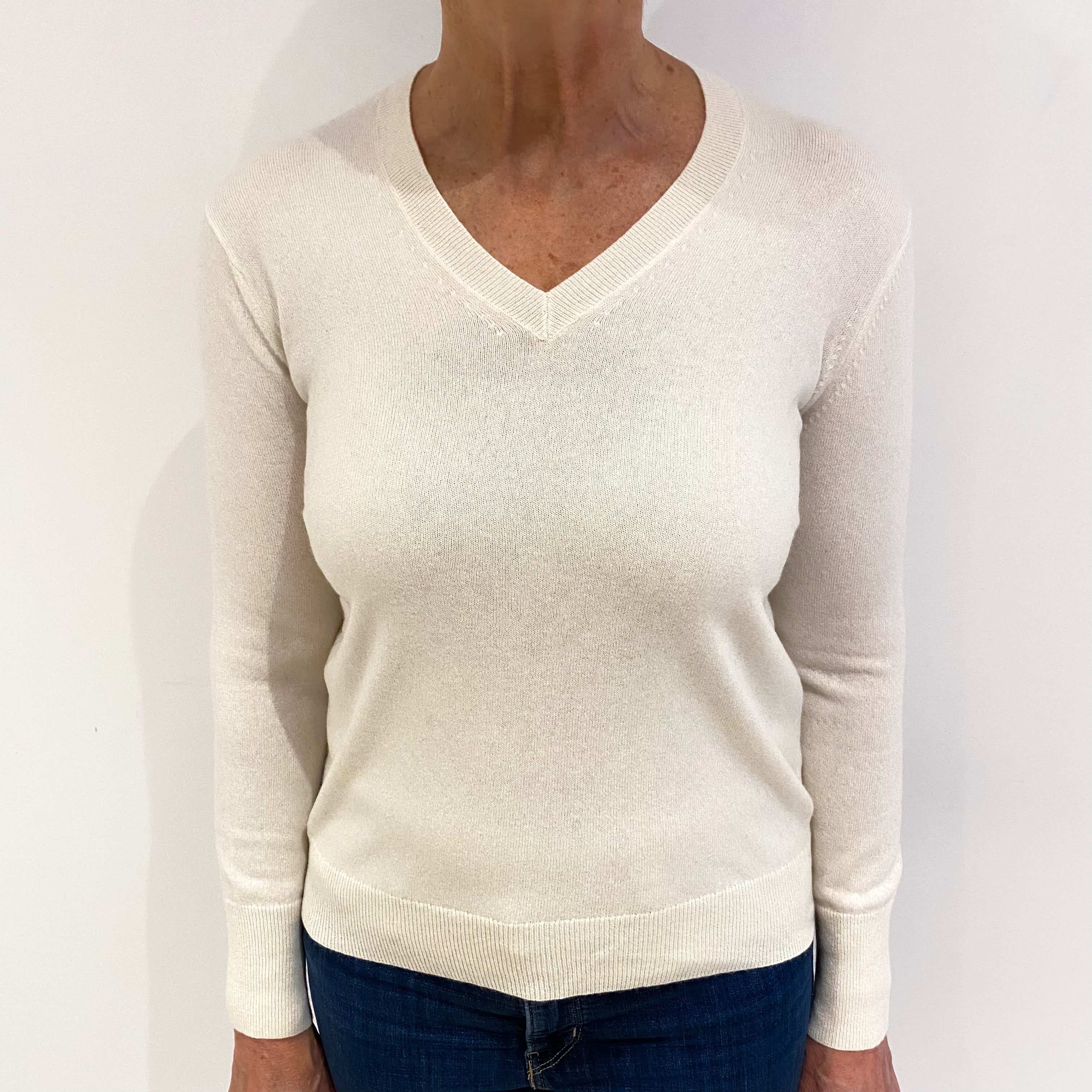 Vanilla Cream Cashmere V Neck Jumper Medium