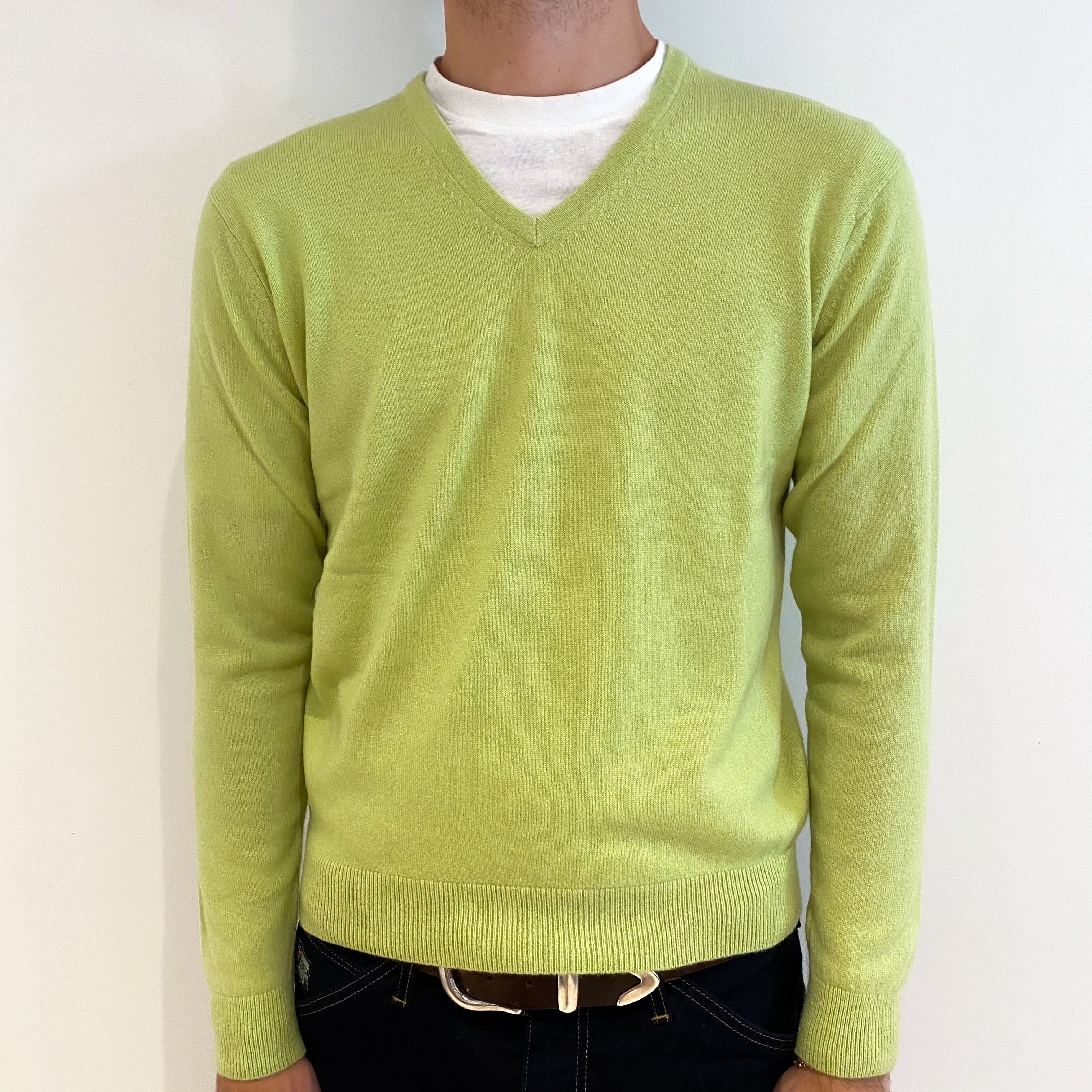 Men's Pistachio Green Cashmere V-Neck Jumper Medium