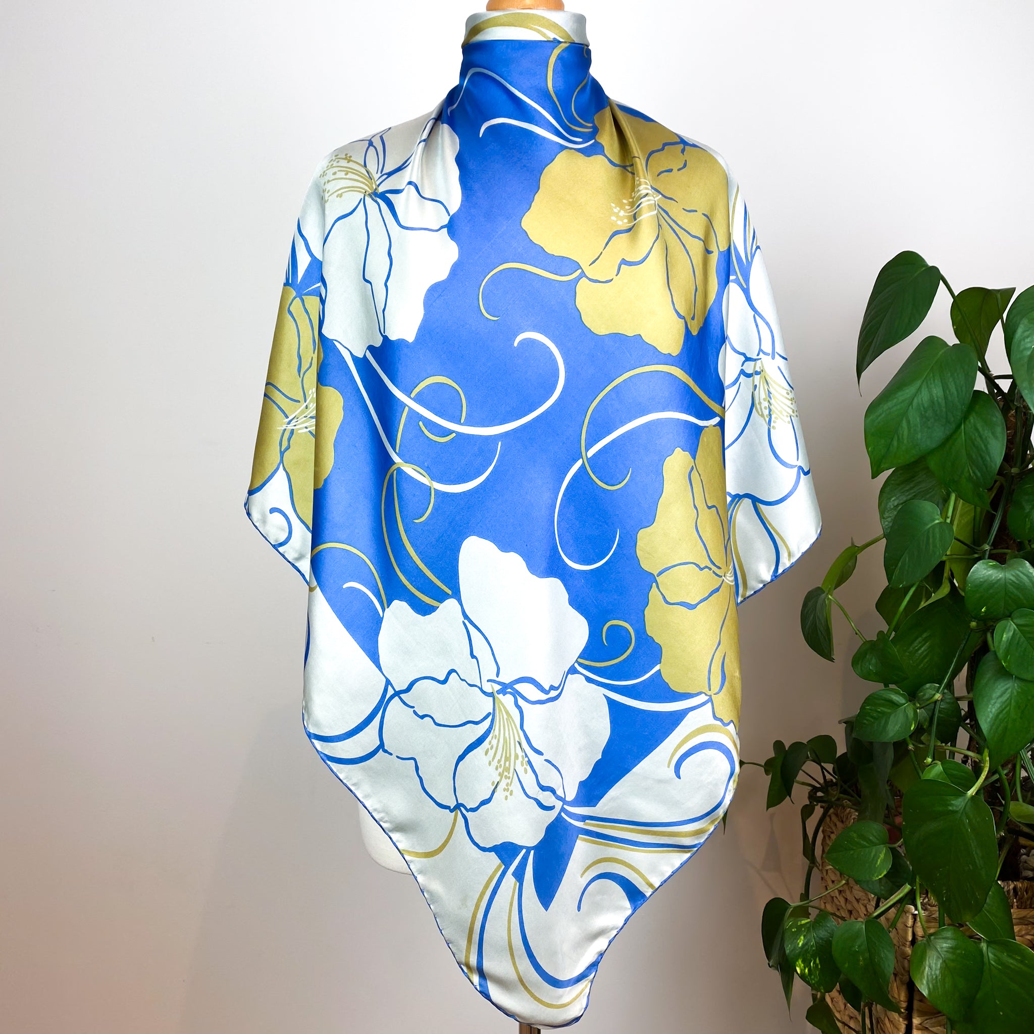 1970s Richard Allan Abstract Floral Vintage Silk Scarf