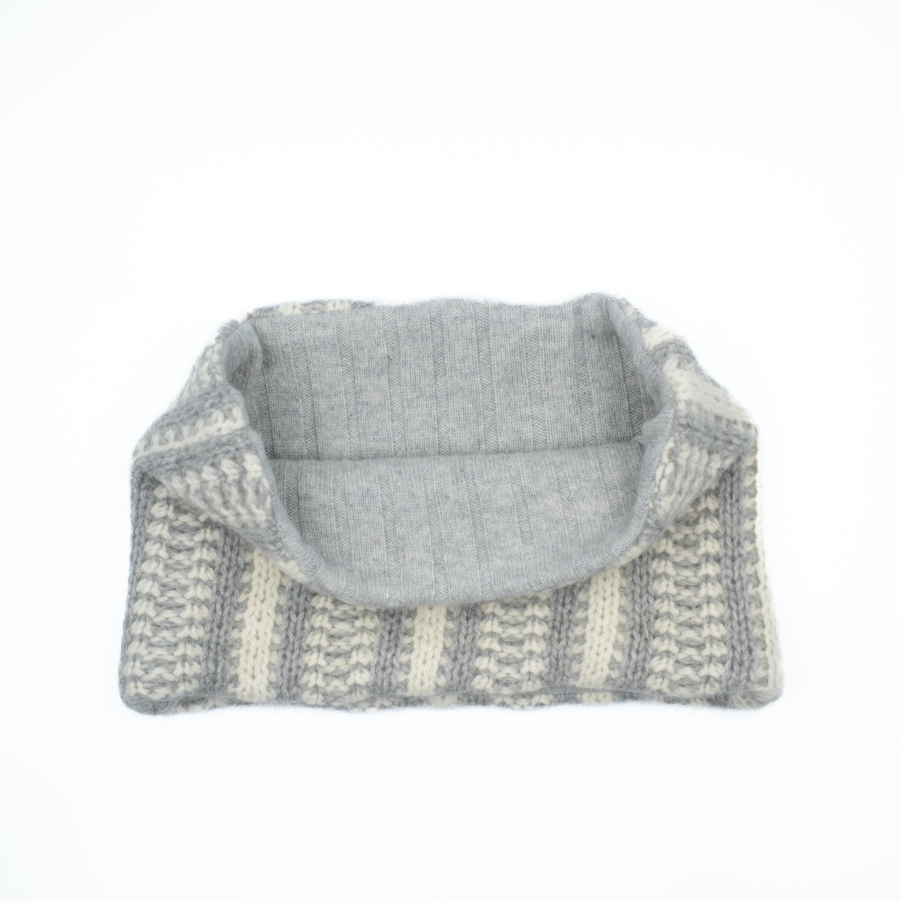 Chunky Pale Grey and White Patterned Neck Warmer