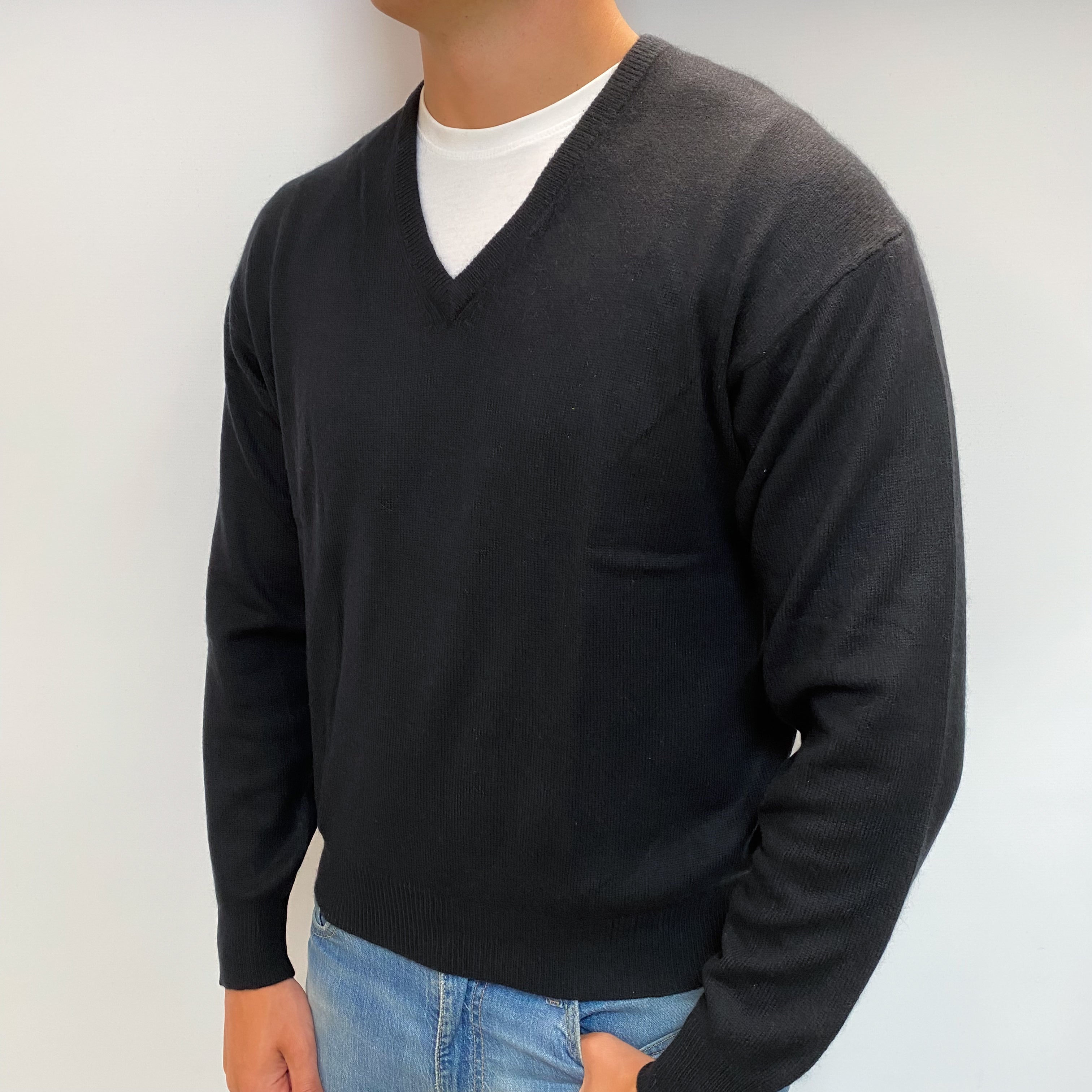 Men's Cashmere V Neck Jumper XL