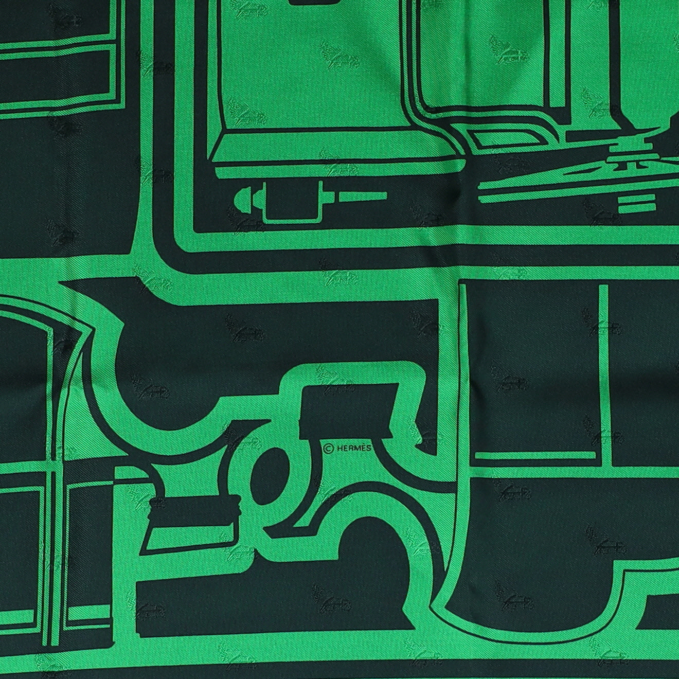 Brand New Boxed Hermès Les Coupes Tatouage 70 Silk Scarf