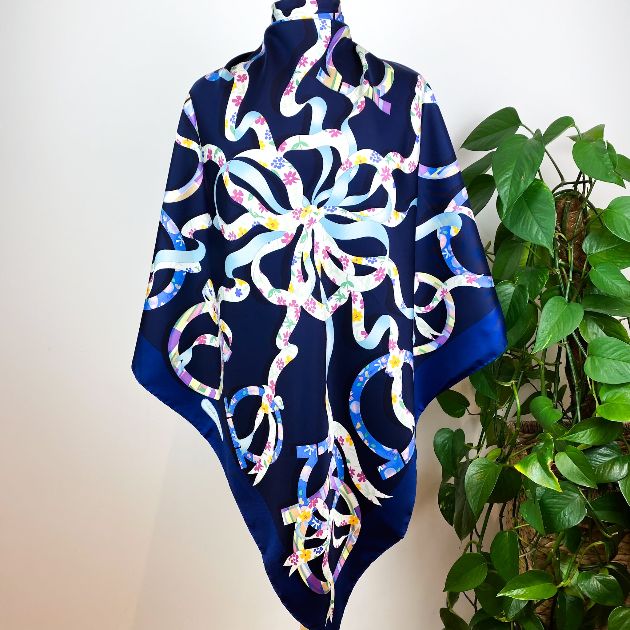 Brand New Boxed Salvatore Ferragamo Designer Silk Scarf