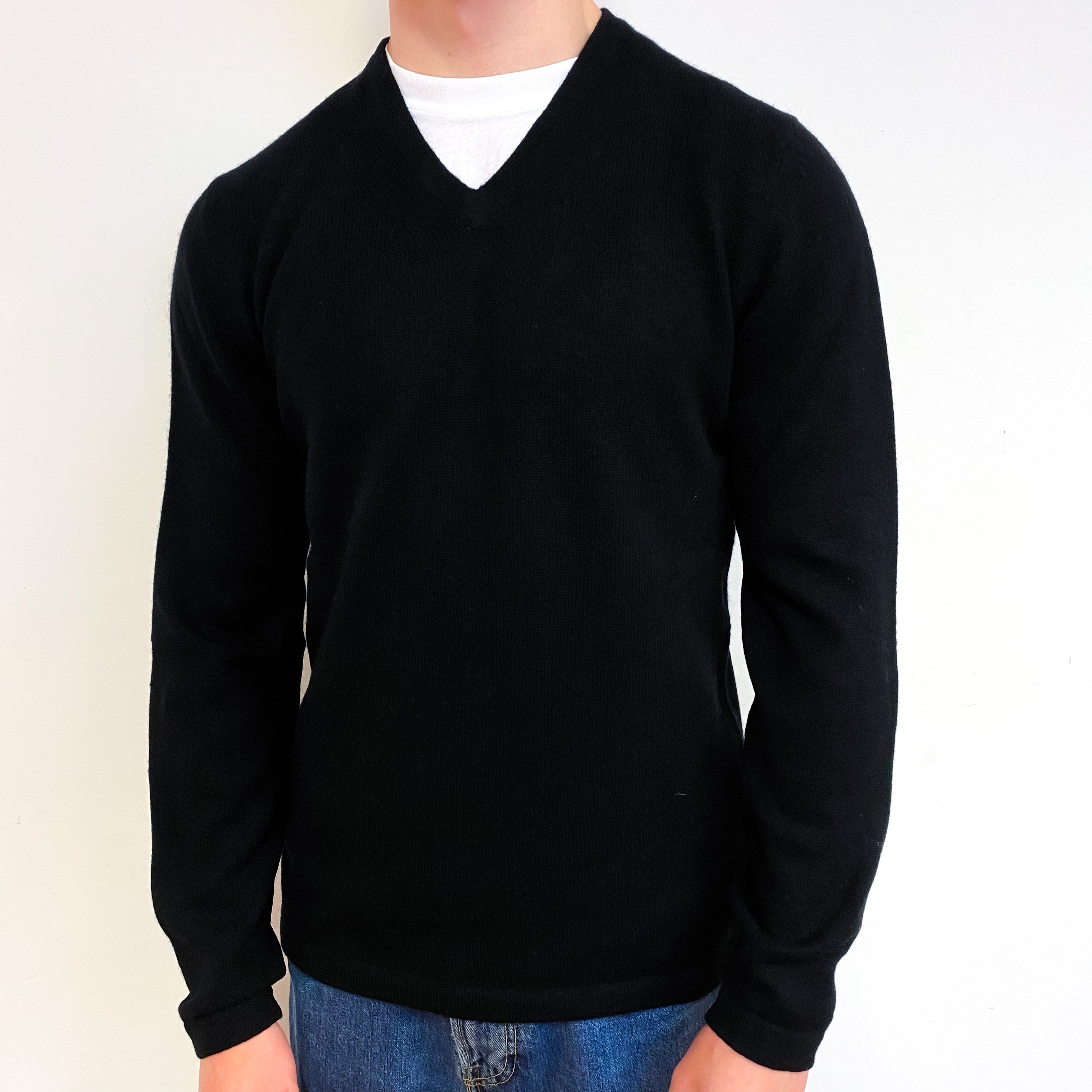 Men's Black Cashmere V-Neck Jumper Small