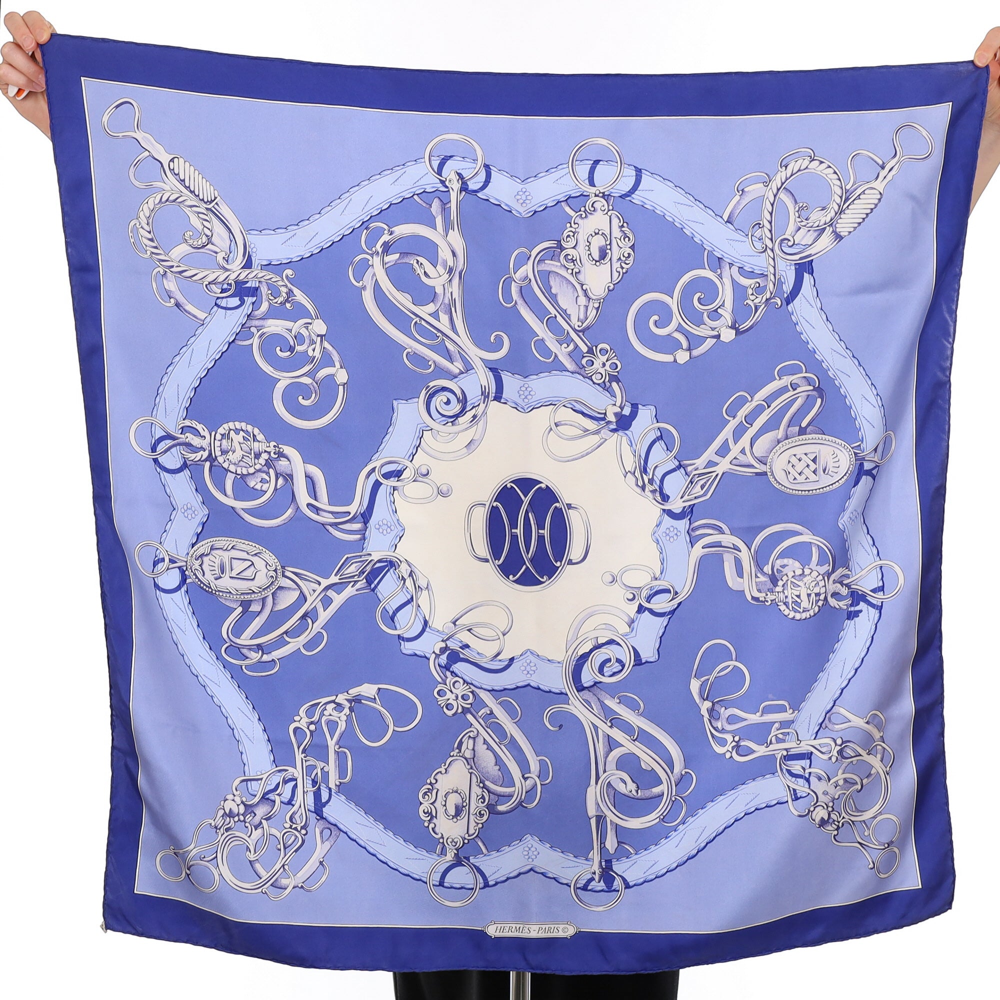 Lift Profilé Hermès Silk Scarf Quite Rare