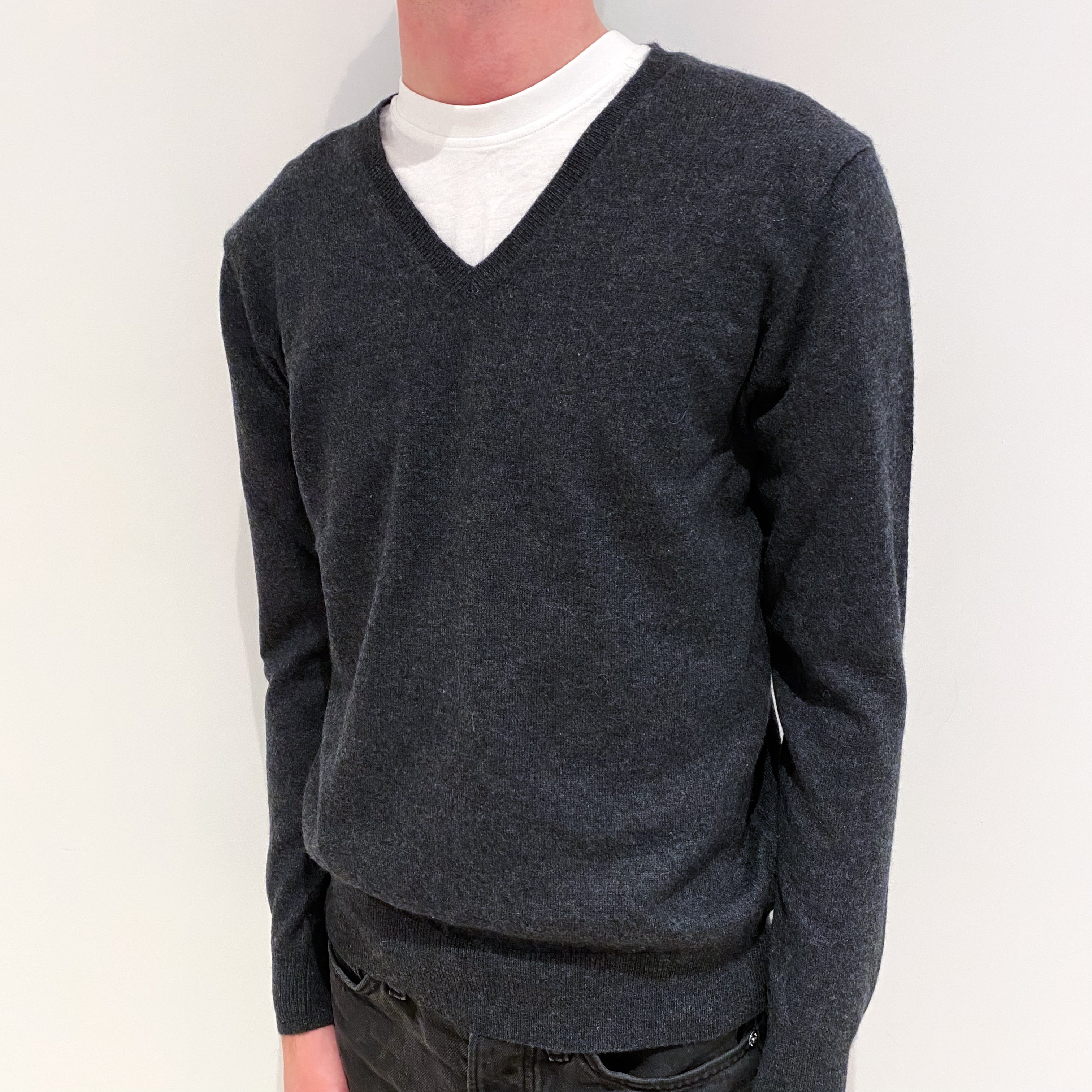 Men's Charcoal Grey Cashmere V-Neck Jumper Small