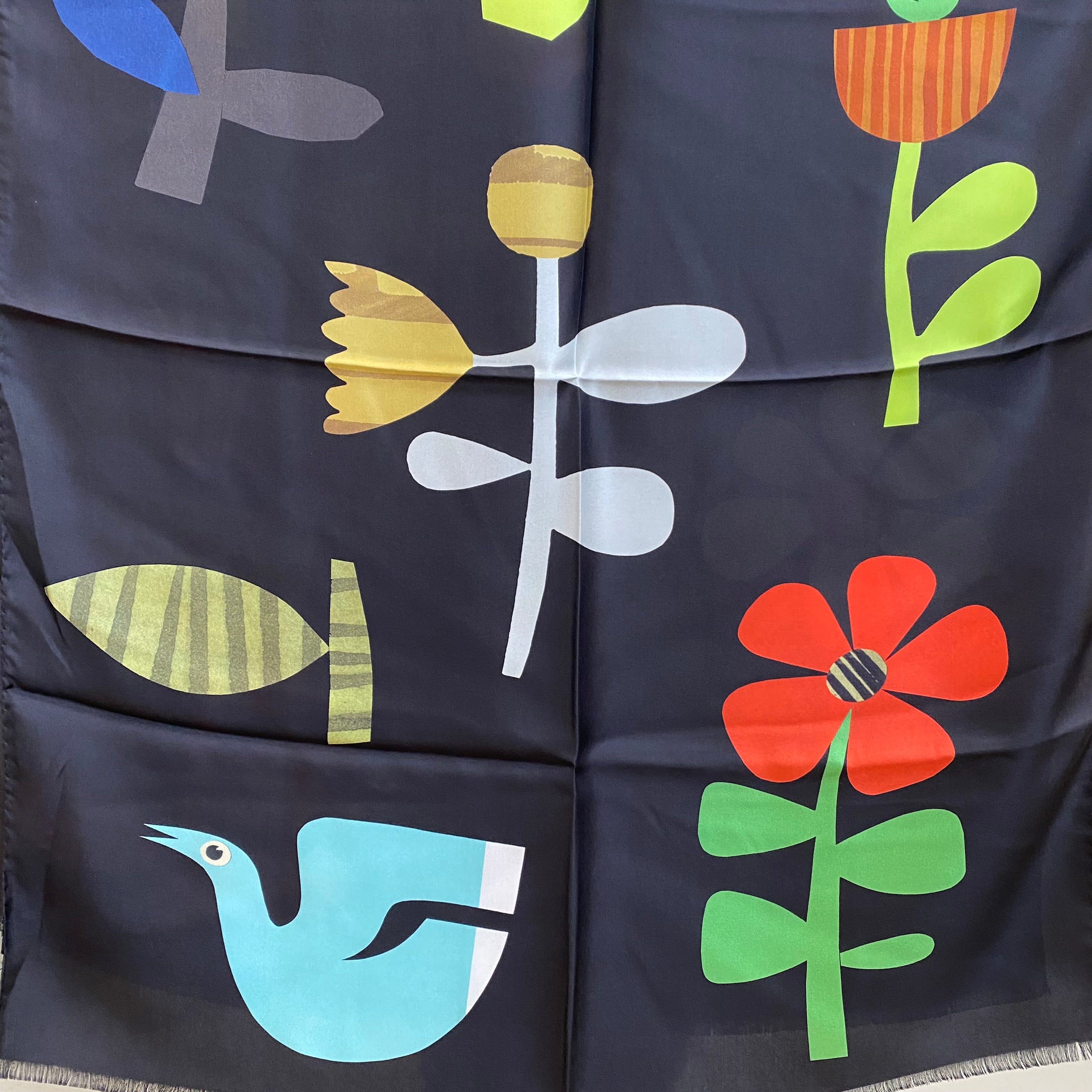 Brand New Italian Bold Floral Design Silk Wrap