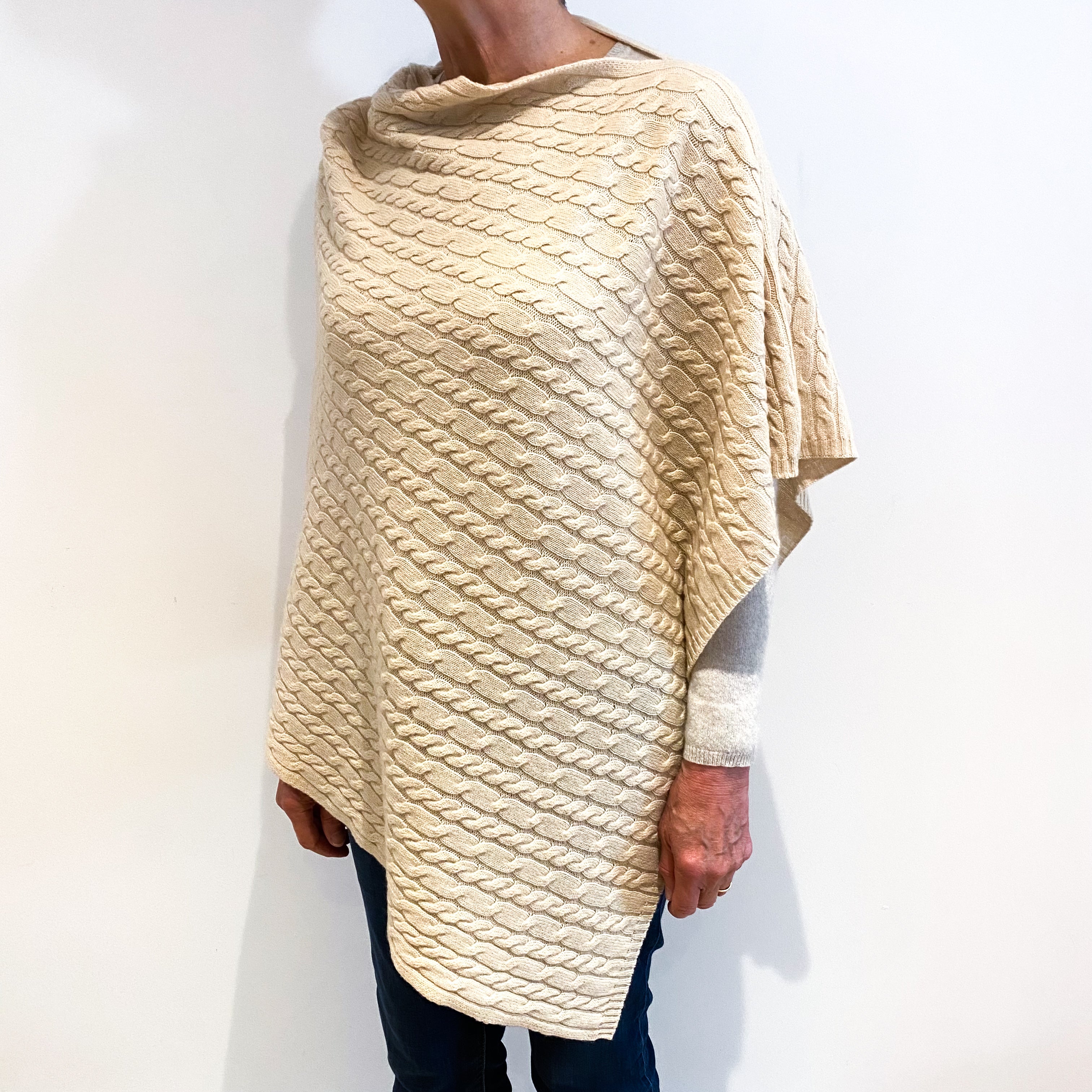 Brand New Scottish Soft Beige Cashmere Cable Poncho One Size