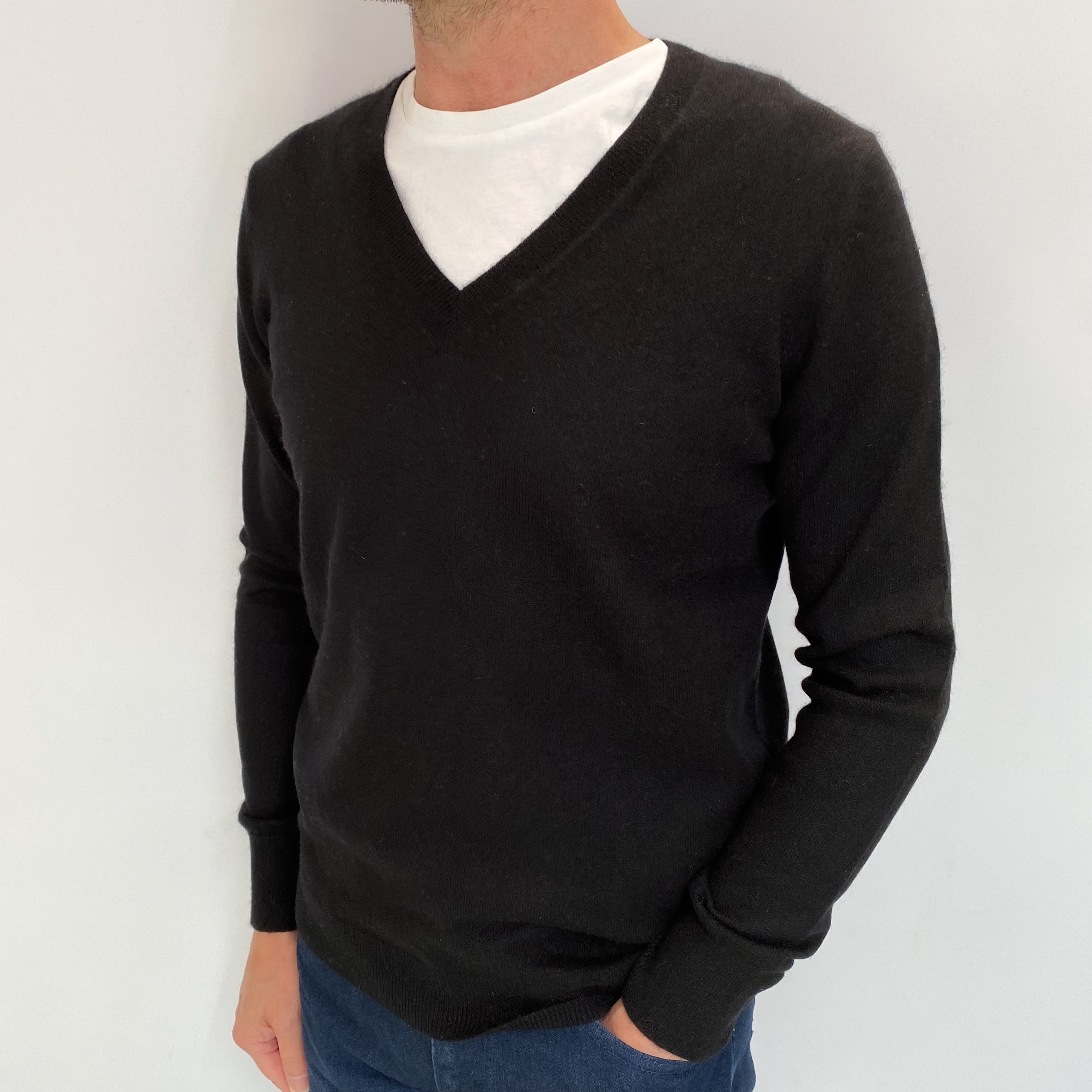 Men's Black Cashmere V Neck Jumper Small