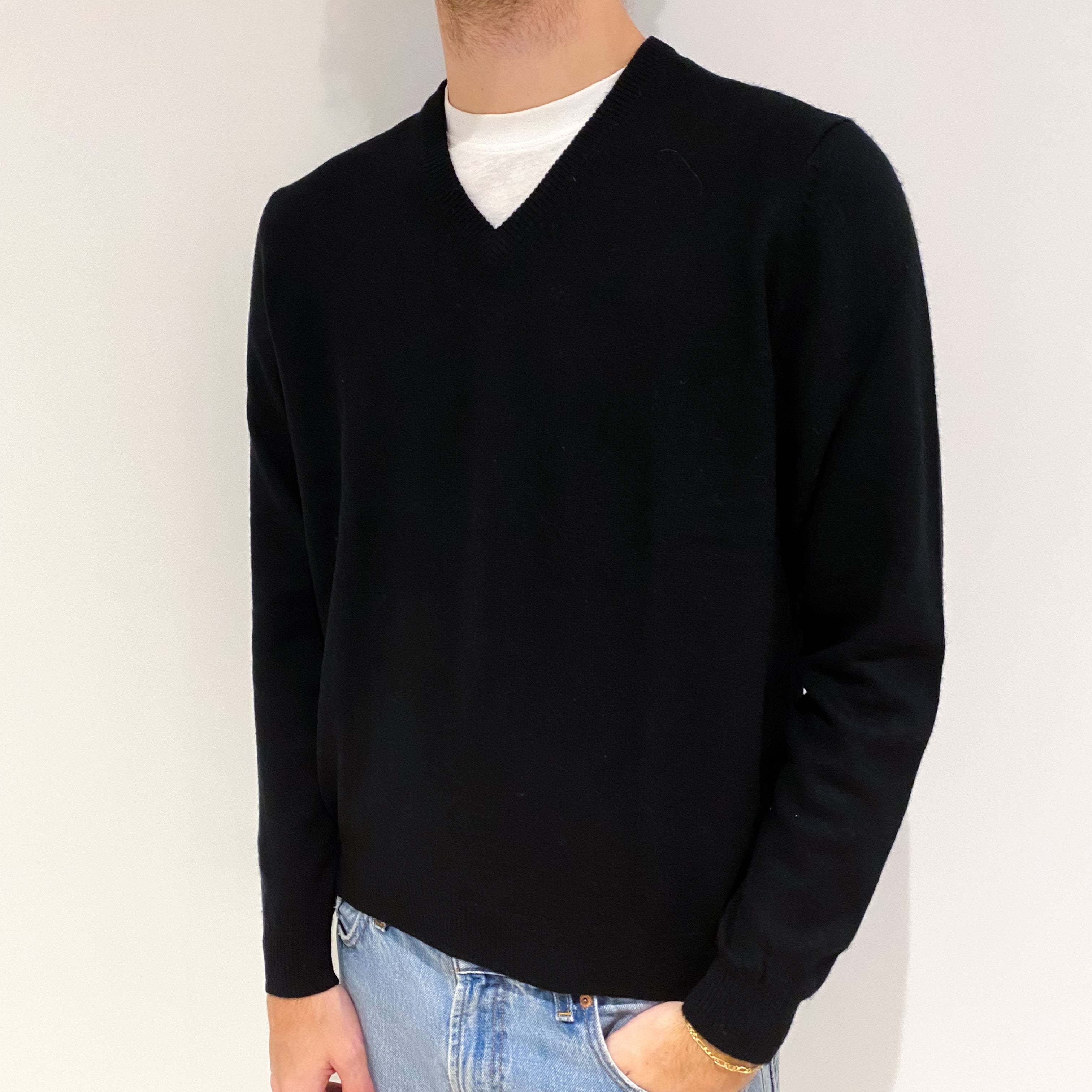 Men's Black Cashmere V Neck Jumper Medium