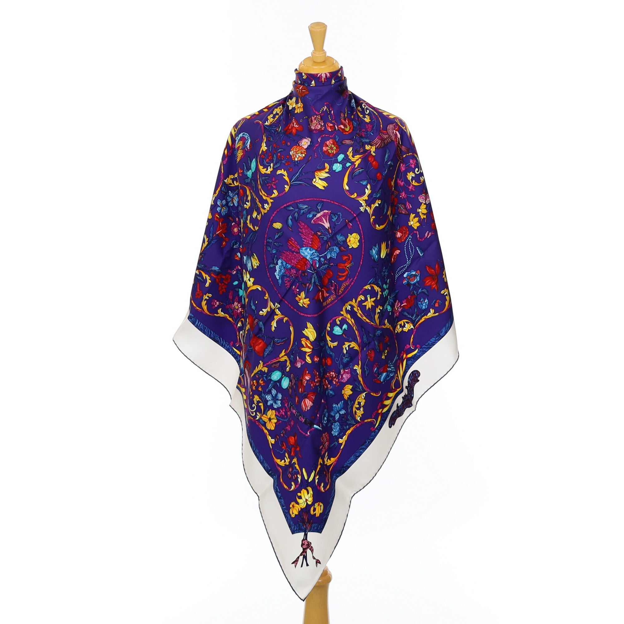 Brand New Boxed Hermès Pierres d’Orient de d’Occident Silk Scarf