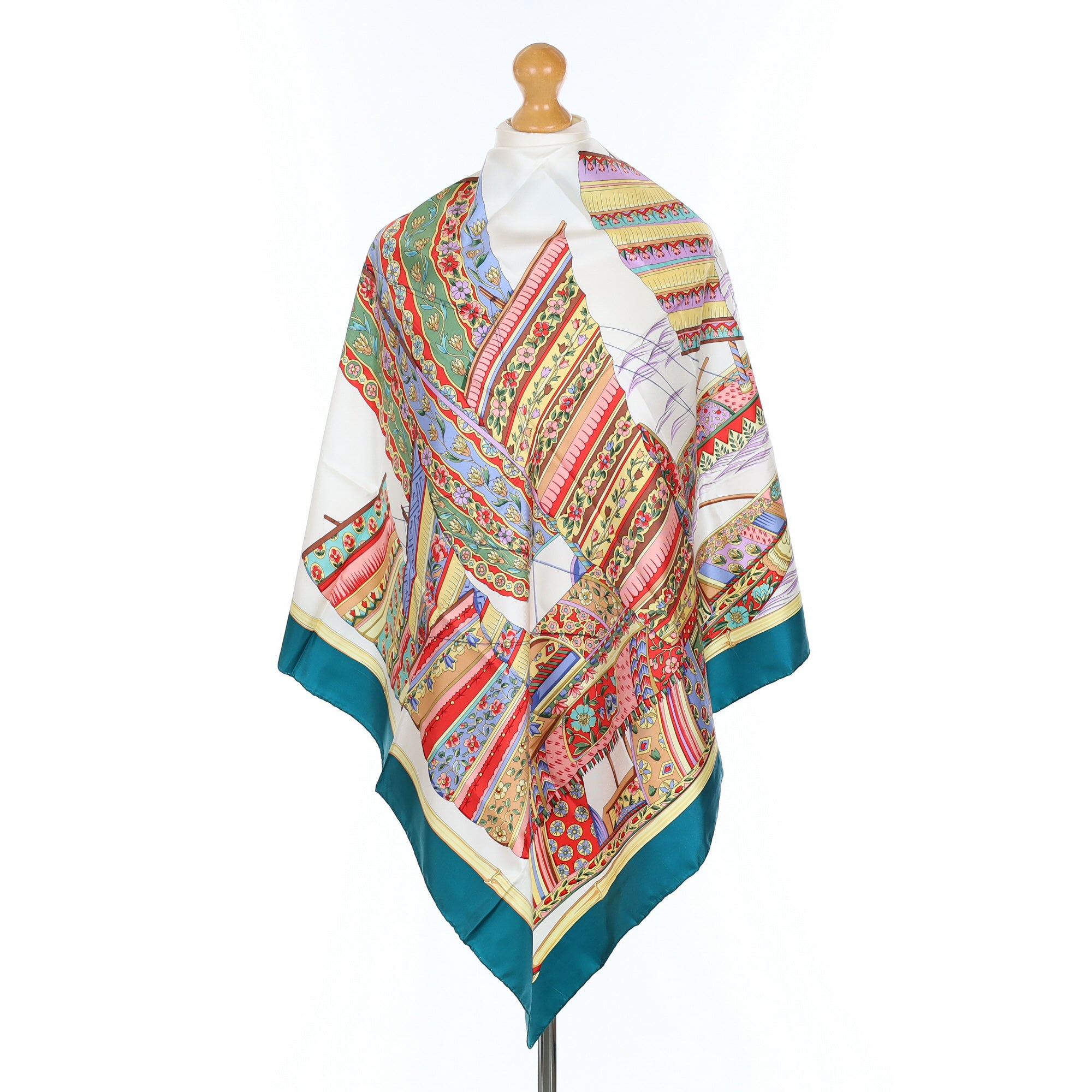 Brand New Gucci Multicolour Vintage Silk Scarf