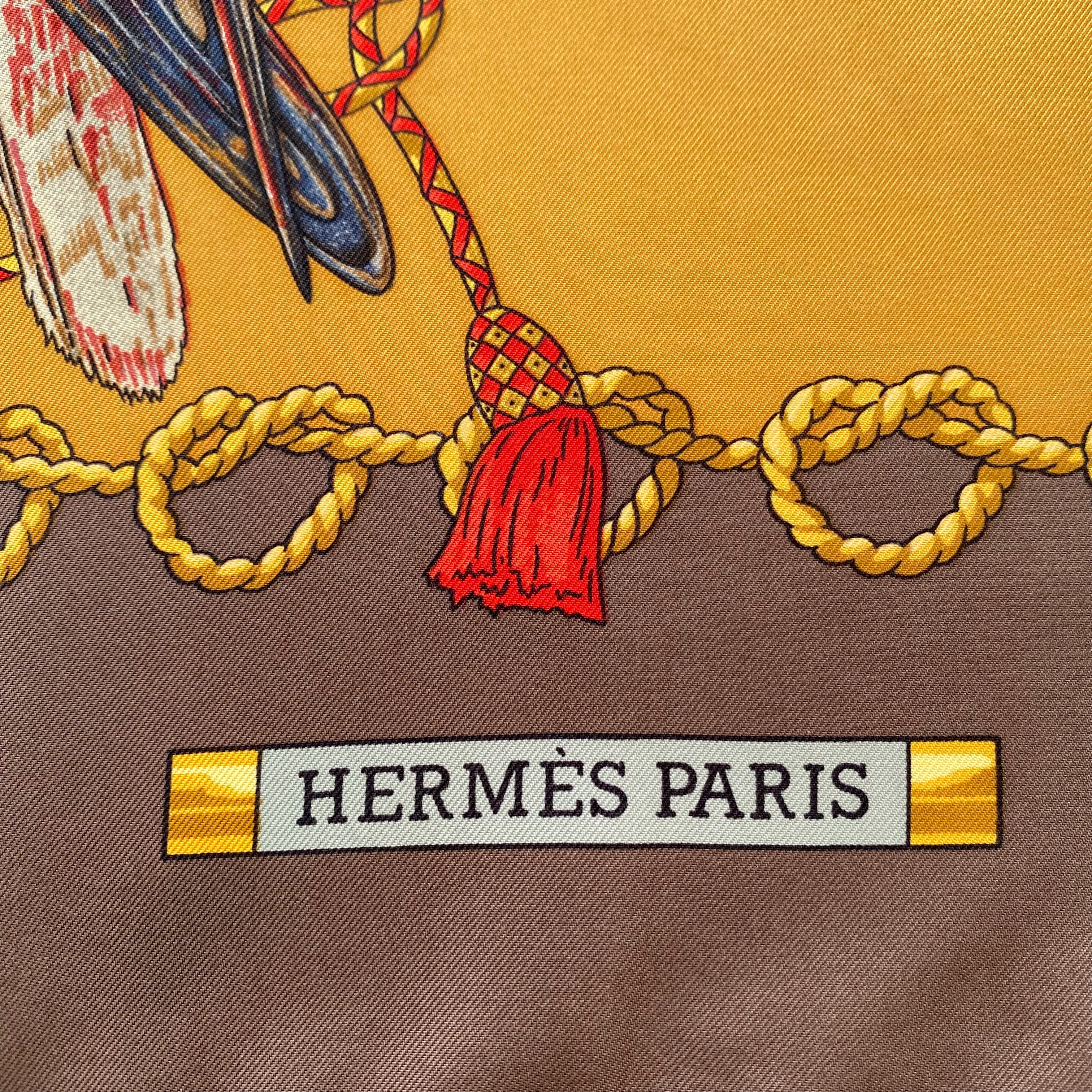 Boxed Hermès Les Oiseaux du Roy Silk Scarf
