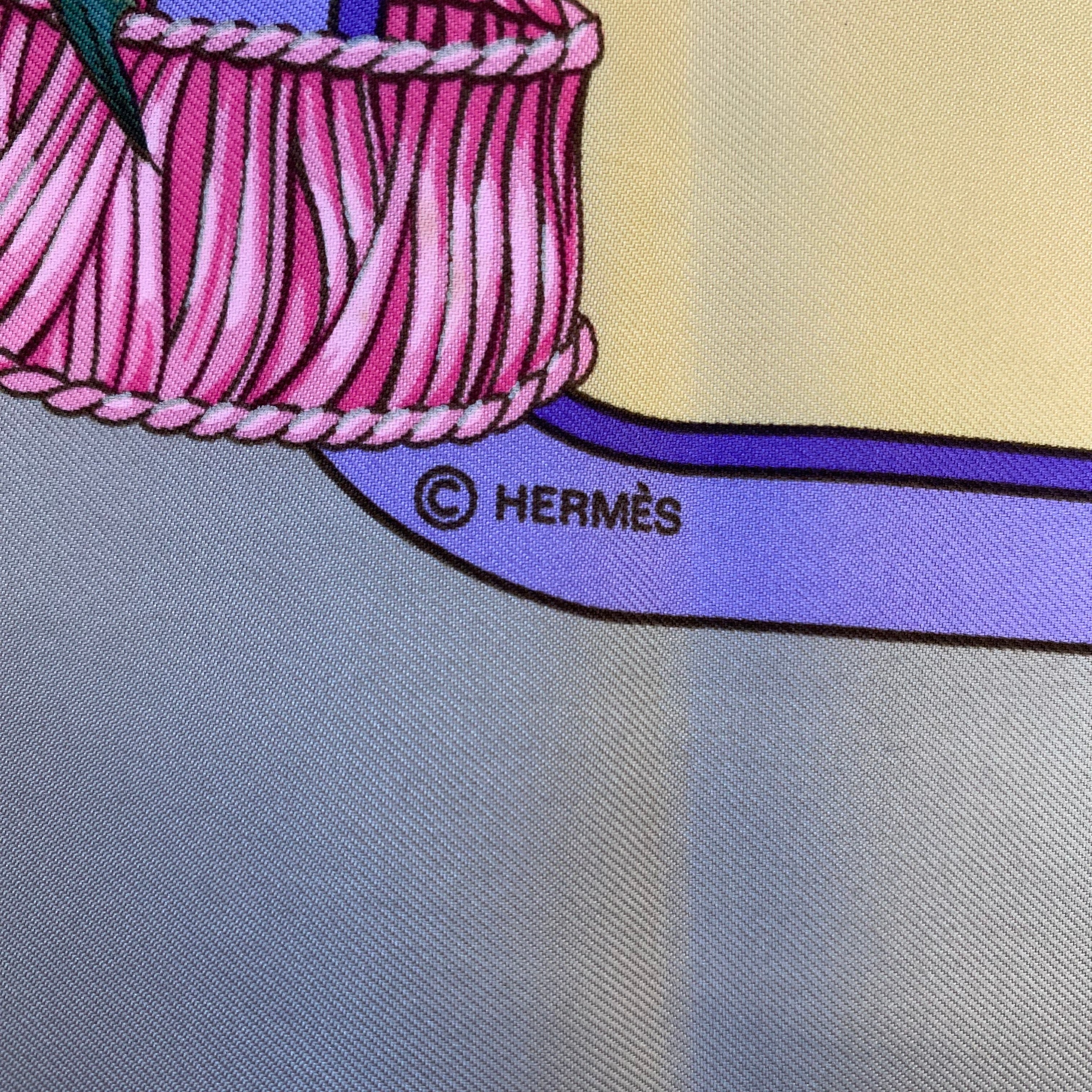 Hermès Regina Designer Silk Scarf