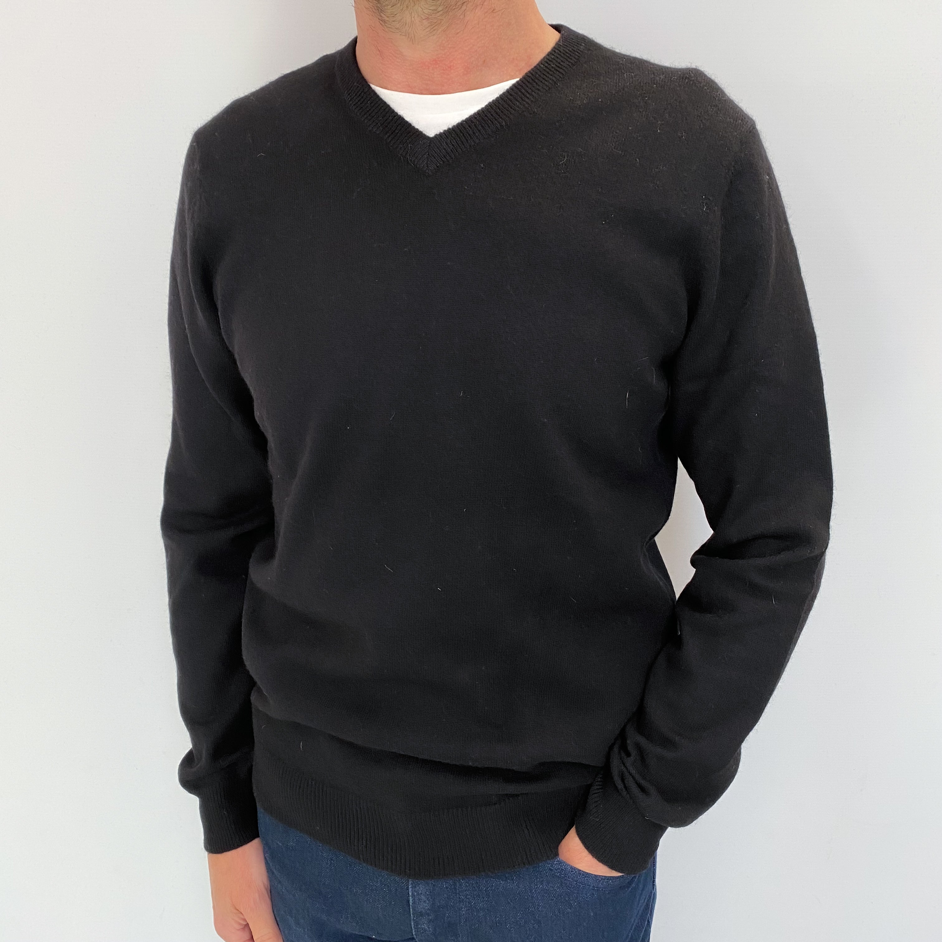 Men's Black Cashmere V Neck Jumper Small