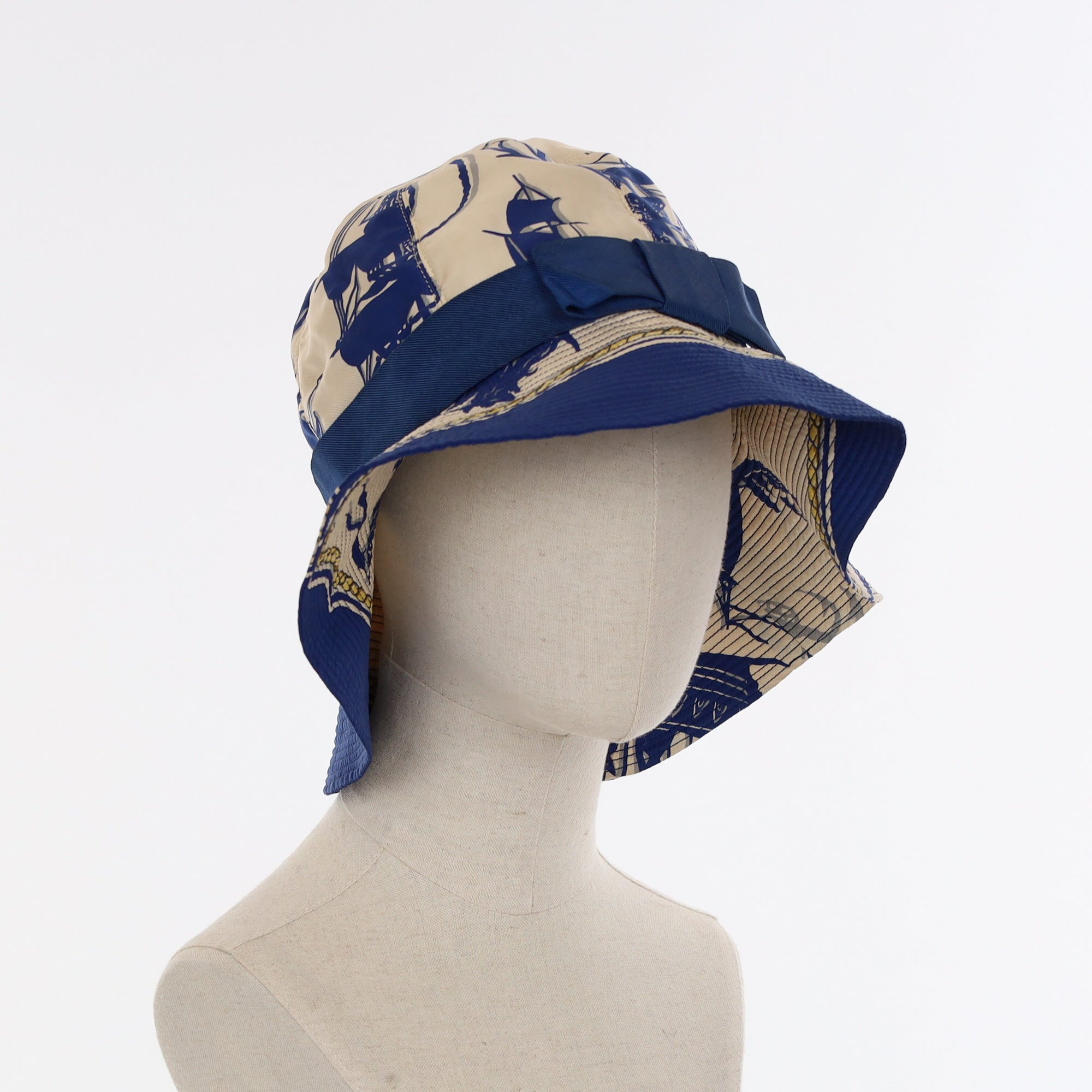 Boxed Hermès ‘Boutique Sport’ 1966 Vintage Silk Sun Hat