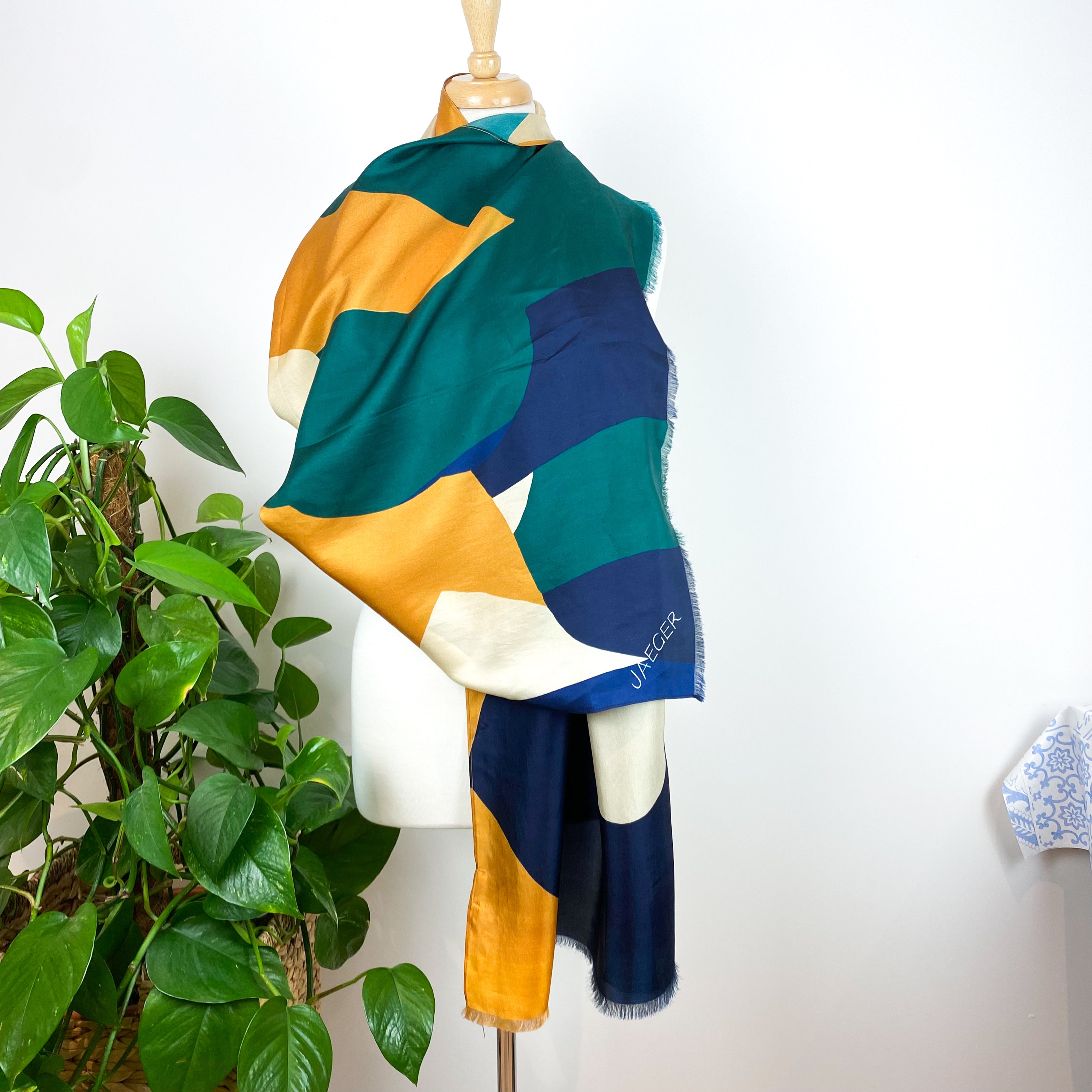 New Generous Jaeger Wrap Style Silk Scarf
