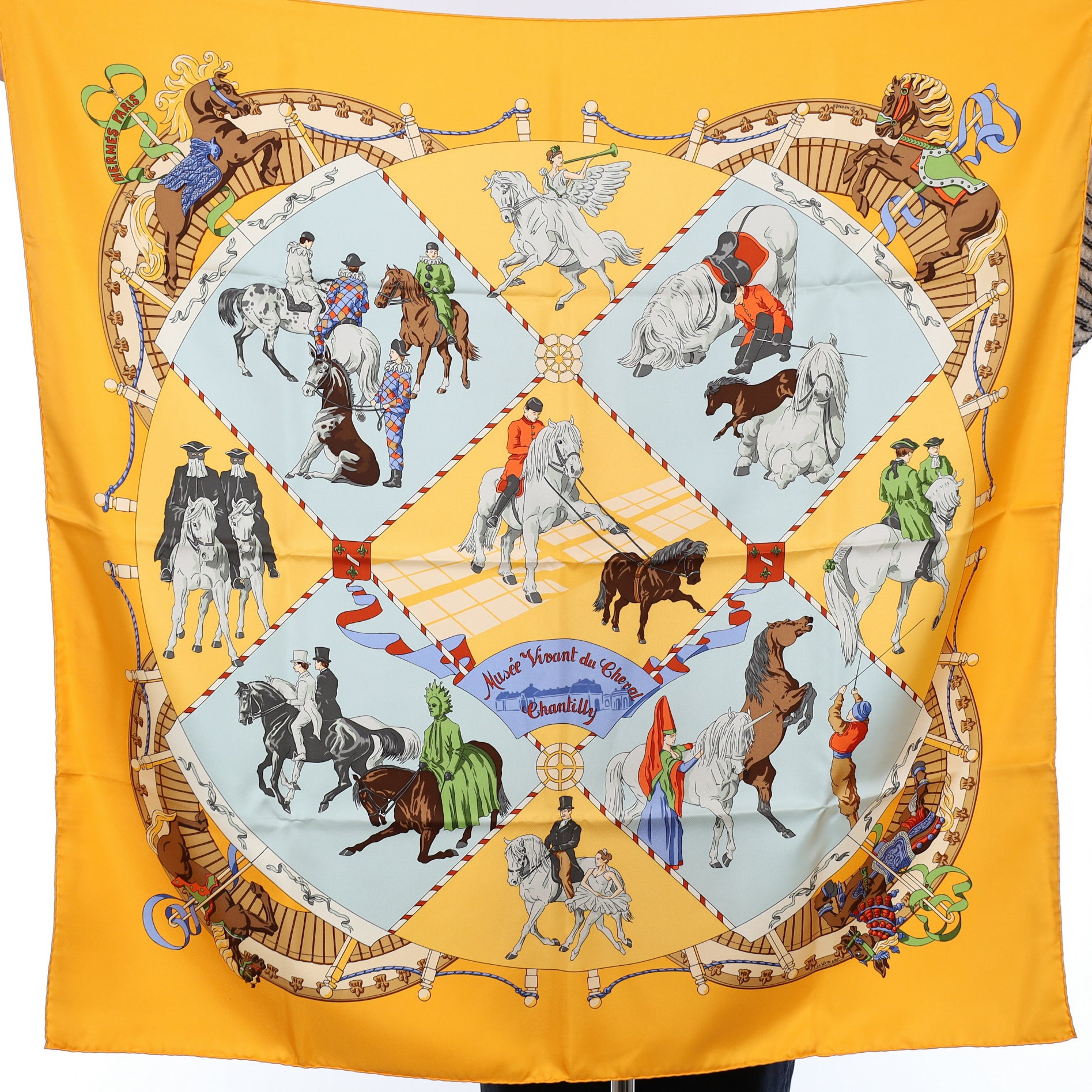 Brand New Boxed Hermès Musée Vivant du Cheval Chantilly Silk Scarf