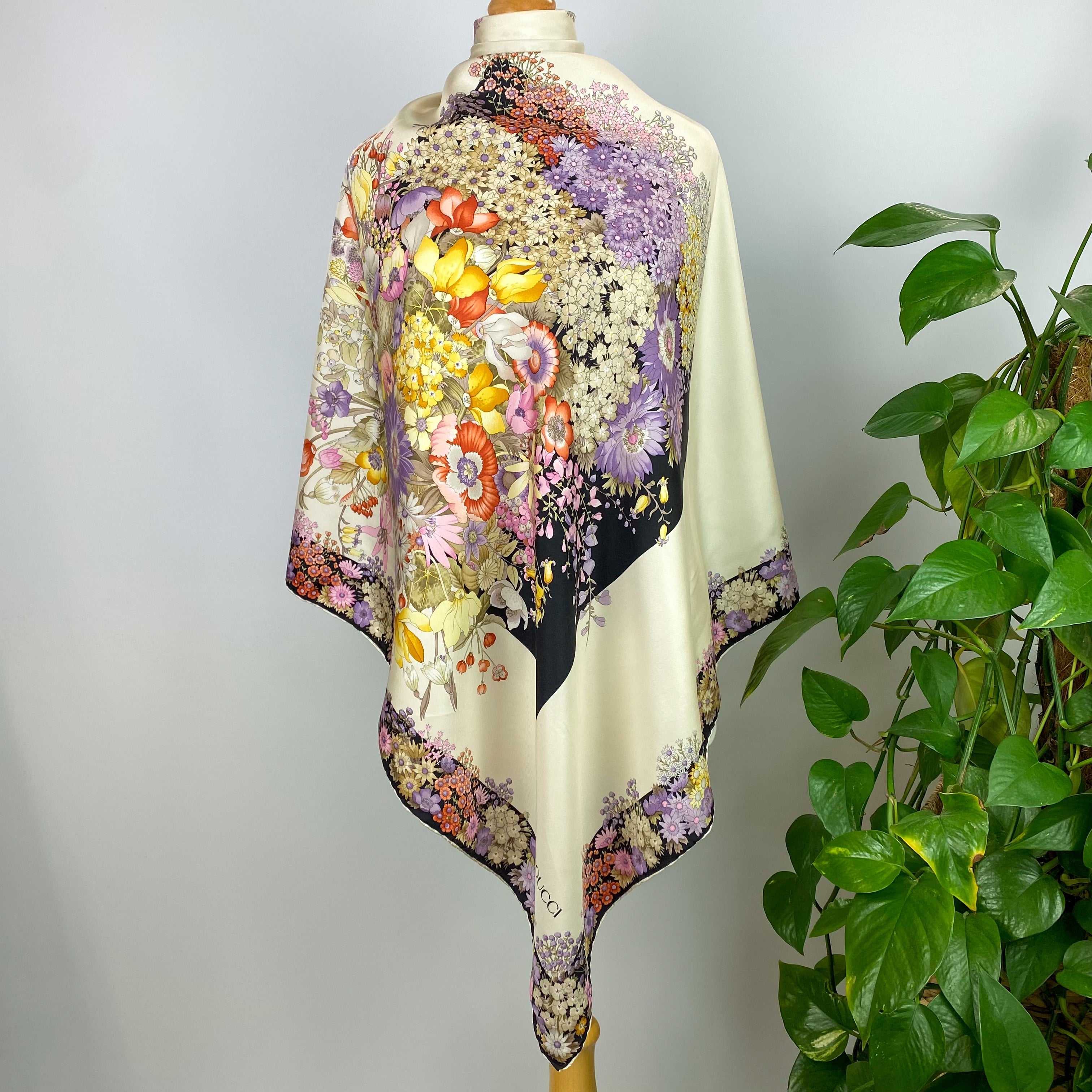 Gucci Floral Designer Silk Scarf