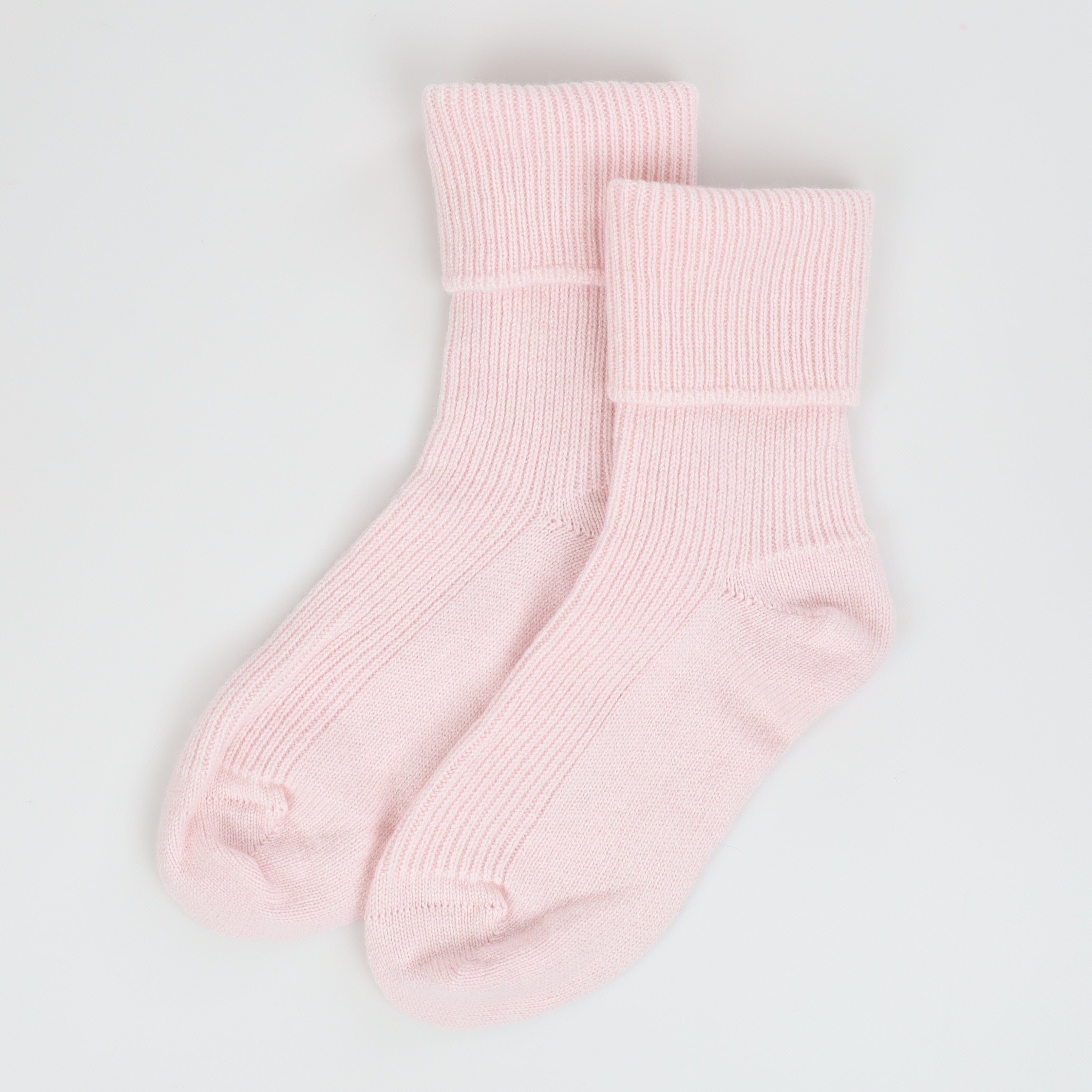 Brand New Scottish Powder Pink Ladies Cashmere Bed Socks