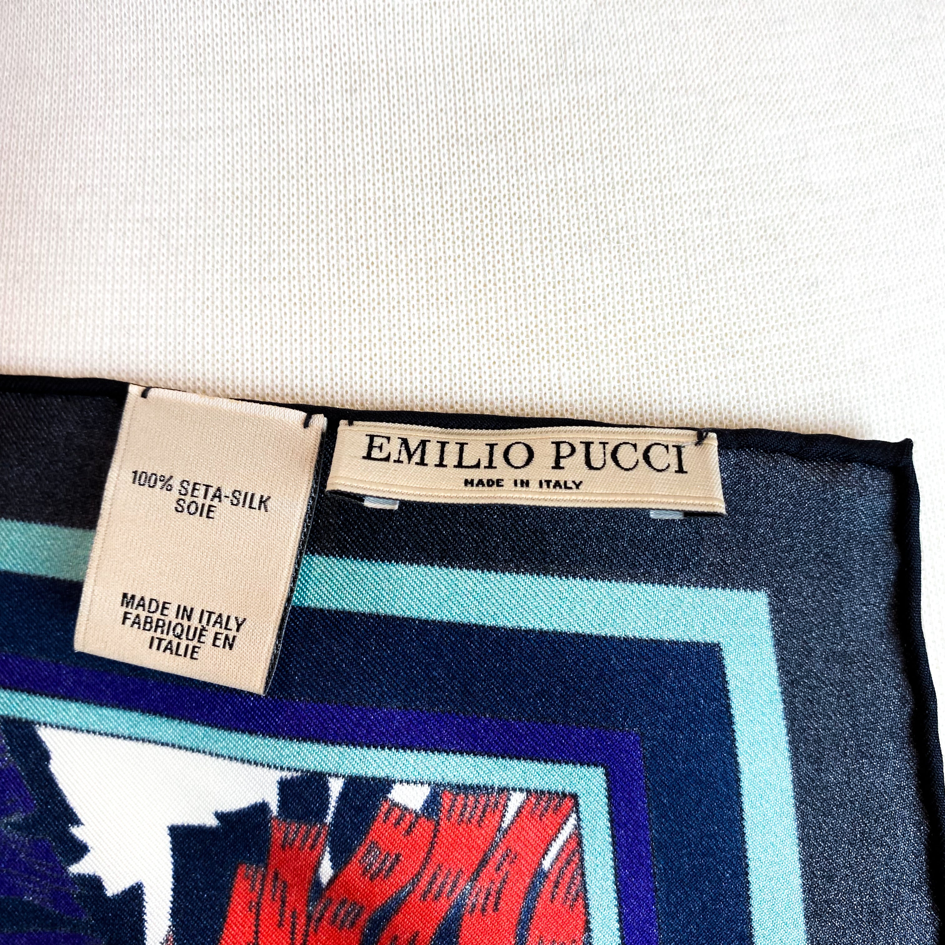 Immaculate Emilio Pucci Designer Silk Scarf
