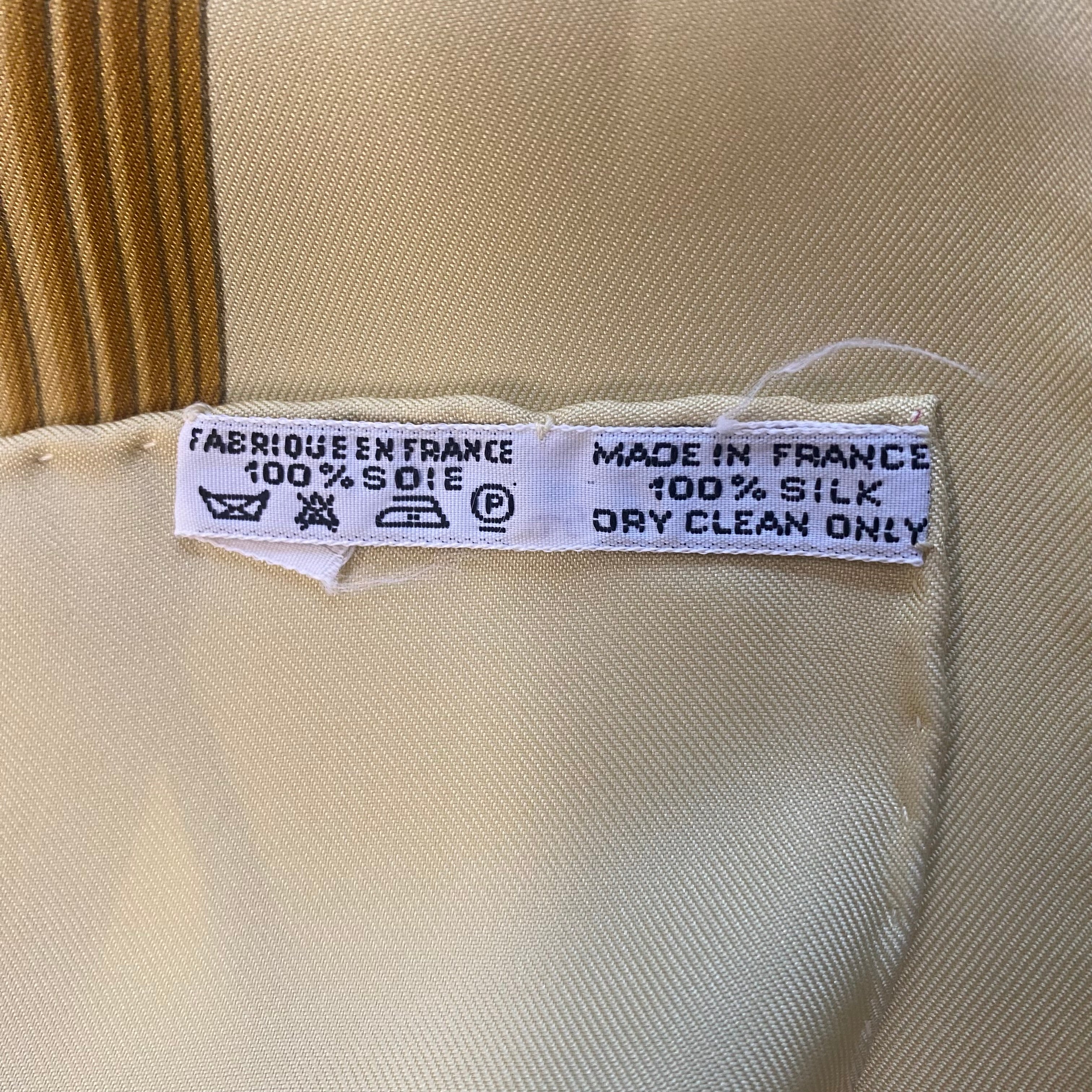 Immaculate Hermès Egypte Silk Scarf