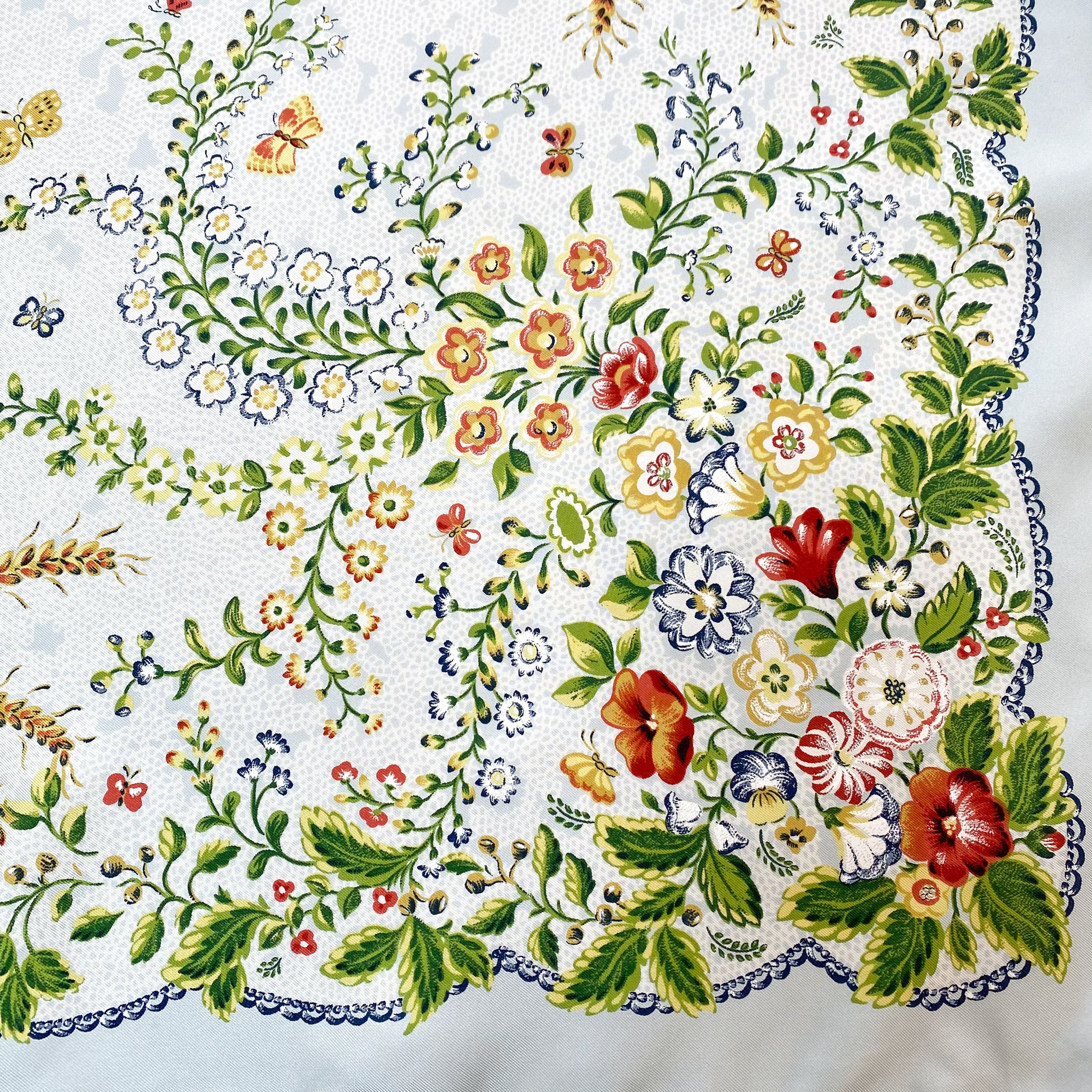 Immaculate Past Times Floral Vintage Silk Scarf