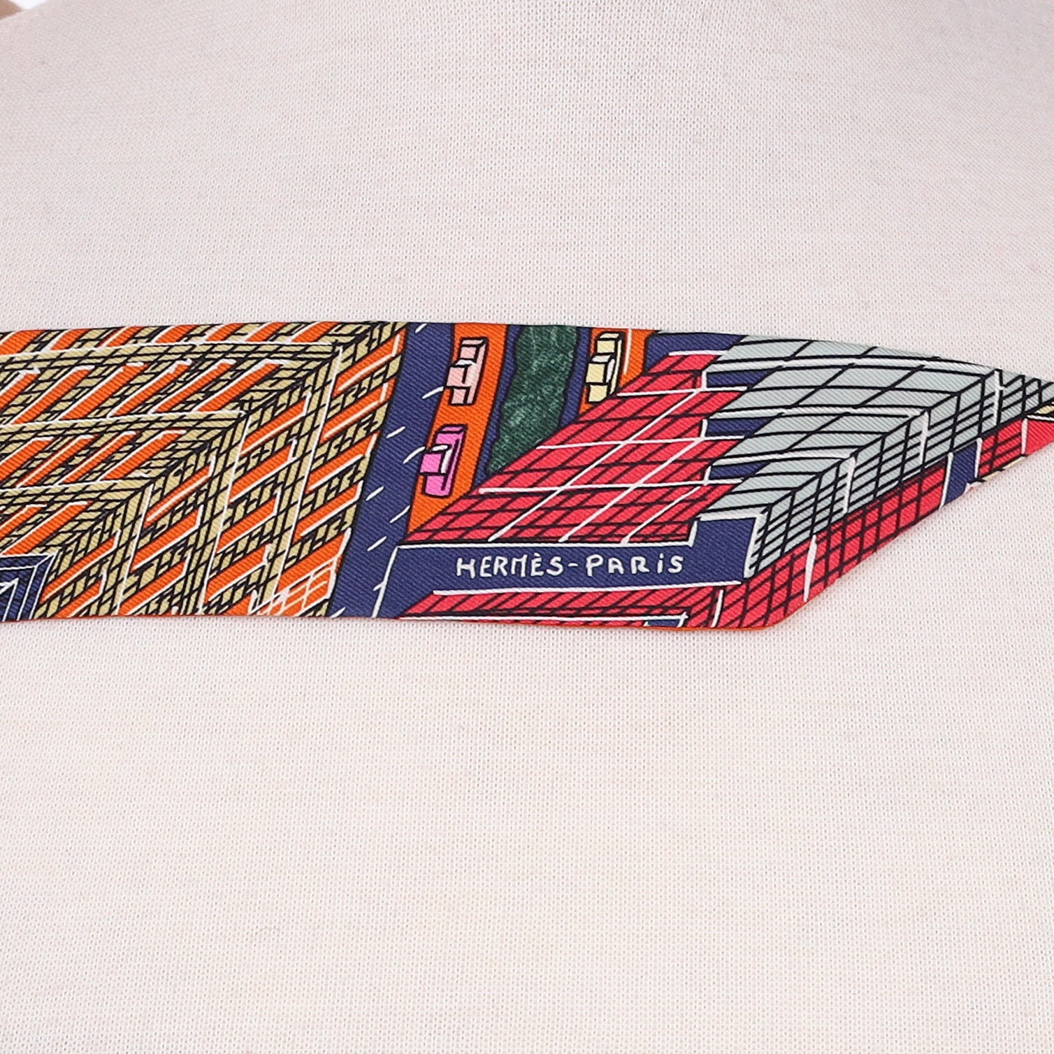 Brand New Boxed Hermès Twilly Silk Scarf