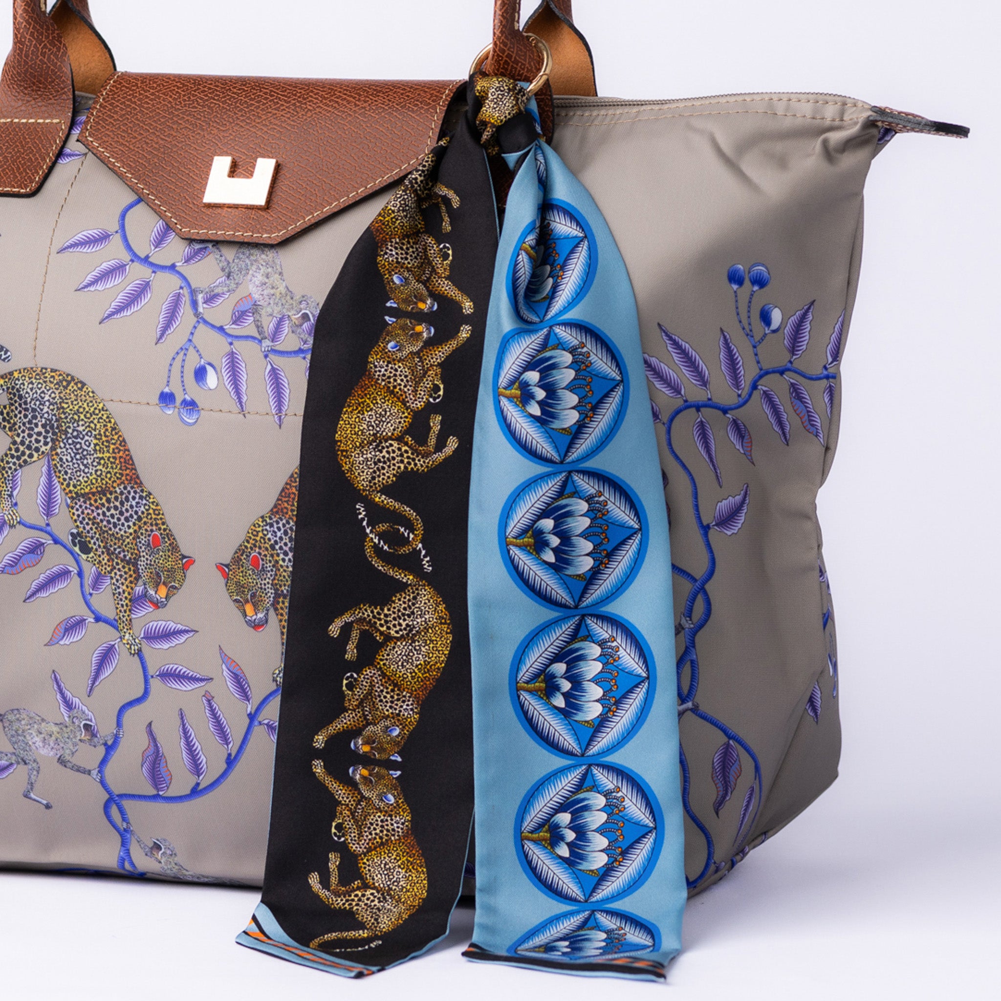 Brand New Bellezza Black & Blue Leopard Tropical Double Faced Silk Twilly