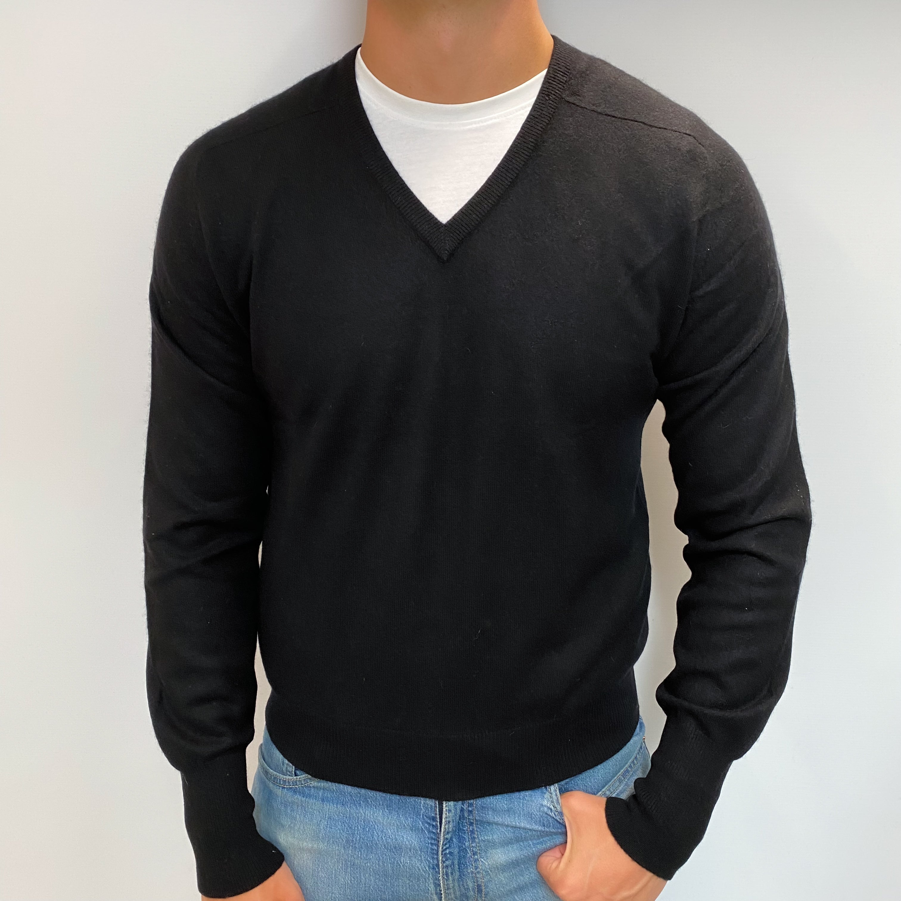 Men's Black Cashmere V Neck Jumper XL