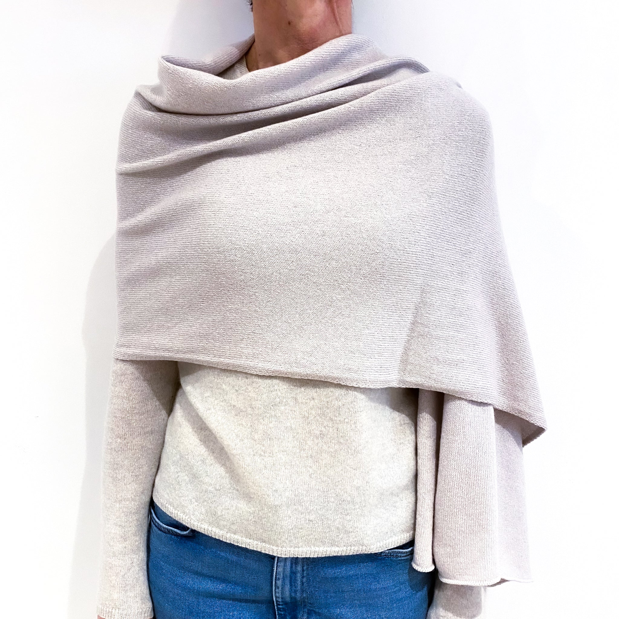 Brand New Scottish Alabaster Beige Wrap