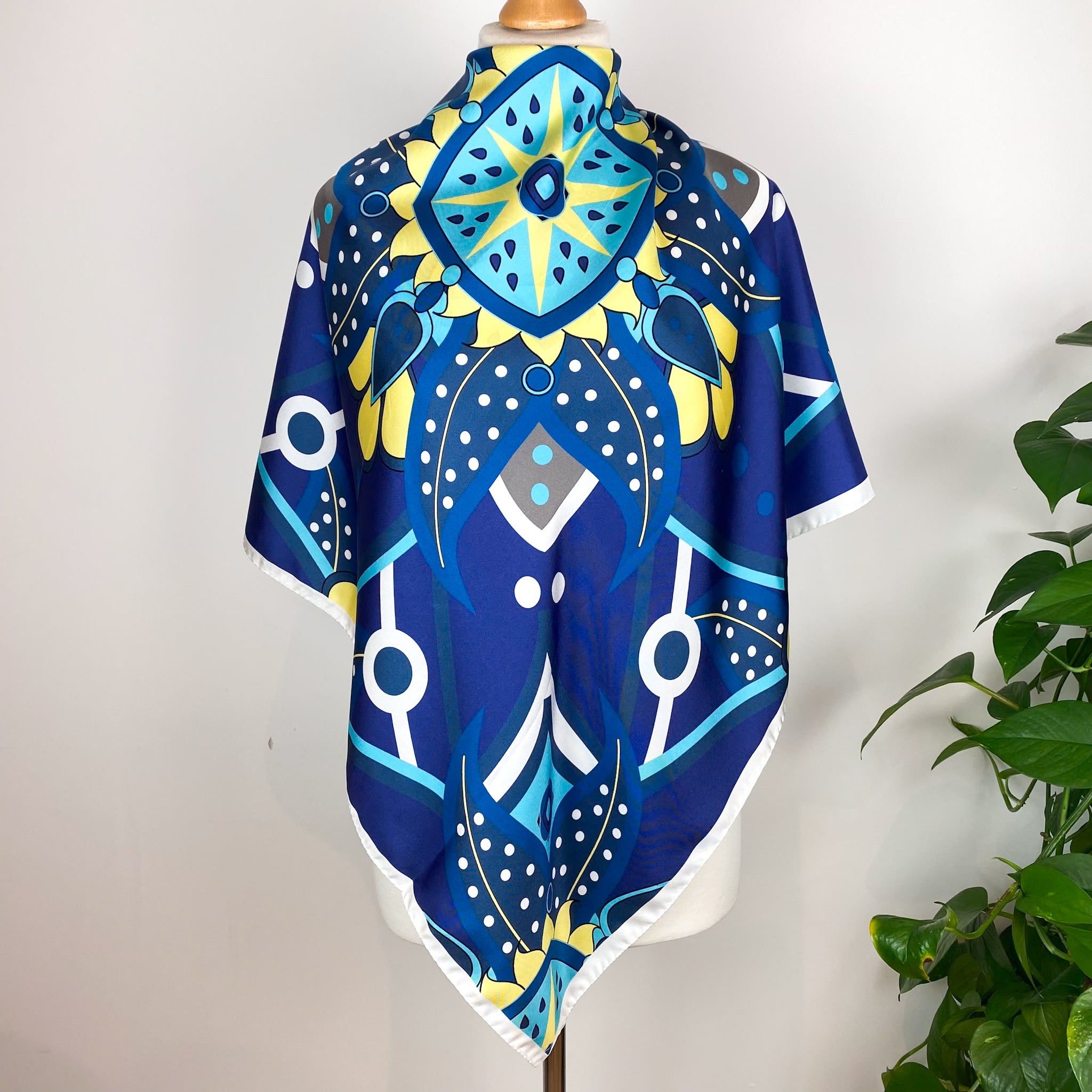 Immaculate Italian Colourful Abstract Silk Scarf