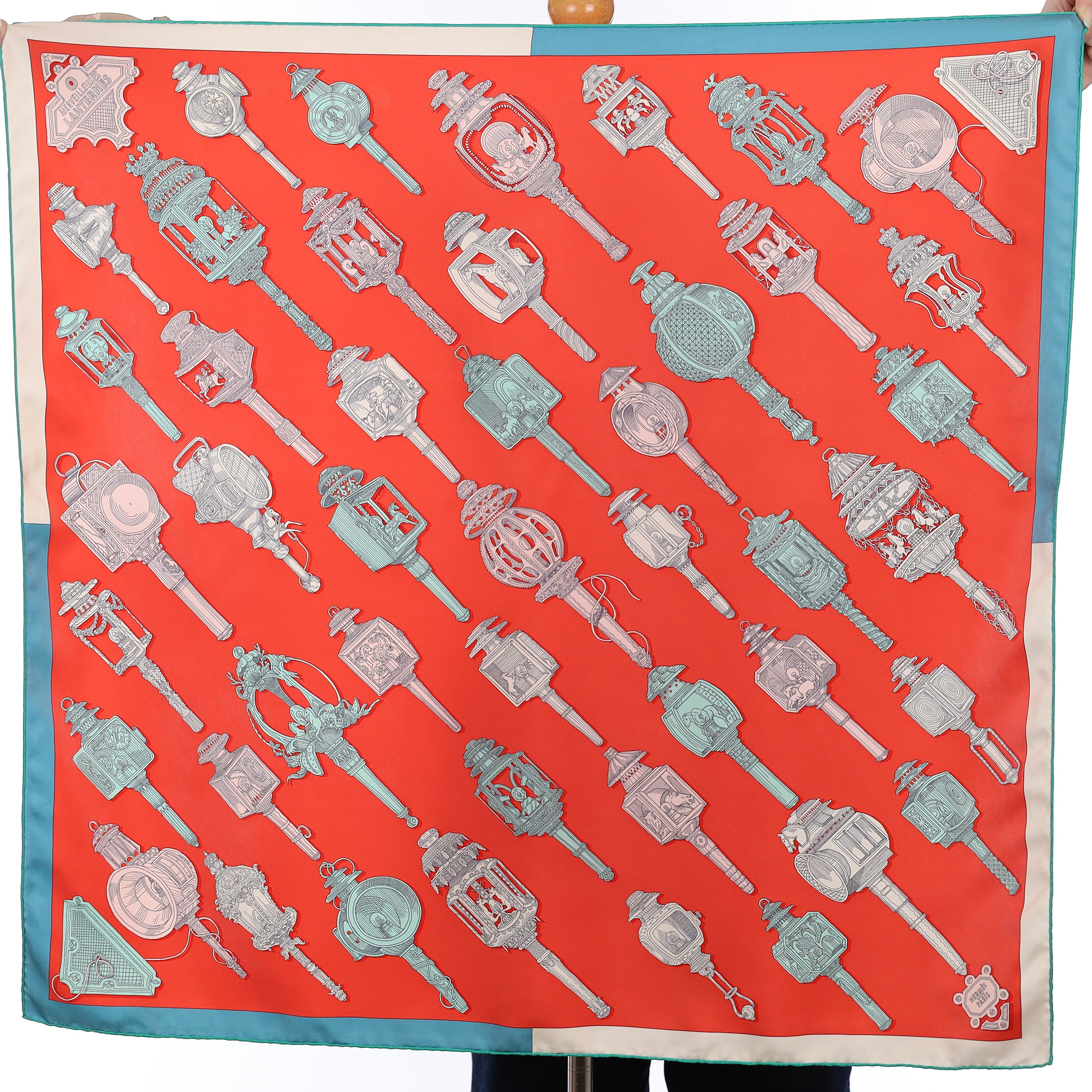 Hermès Merveilleuses Lanternes Silk Scarf