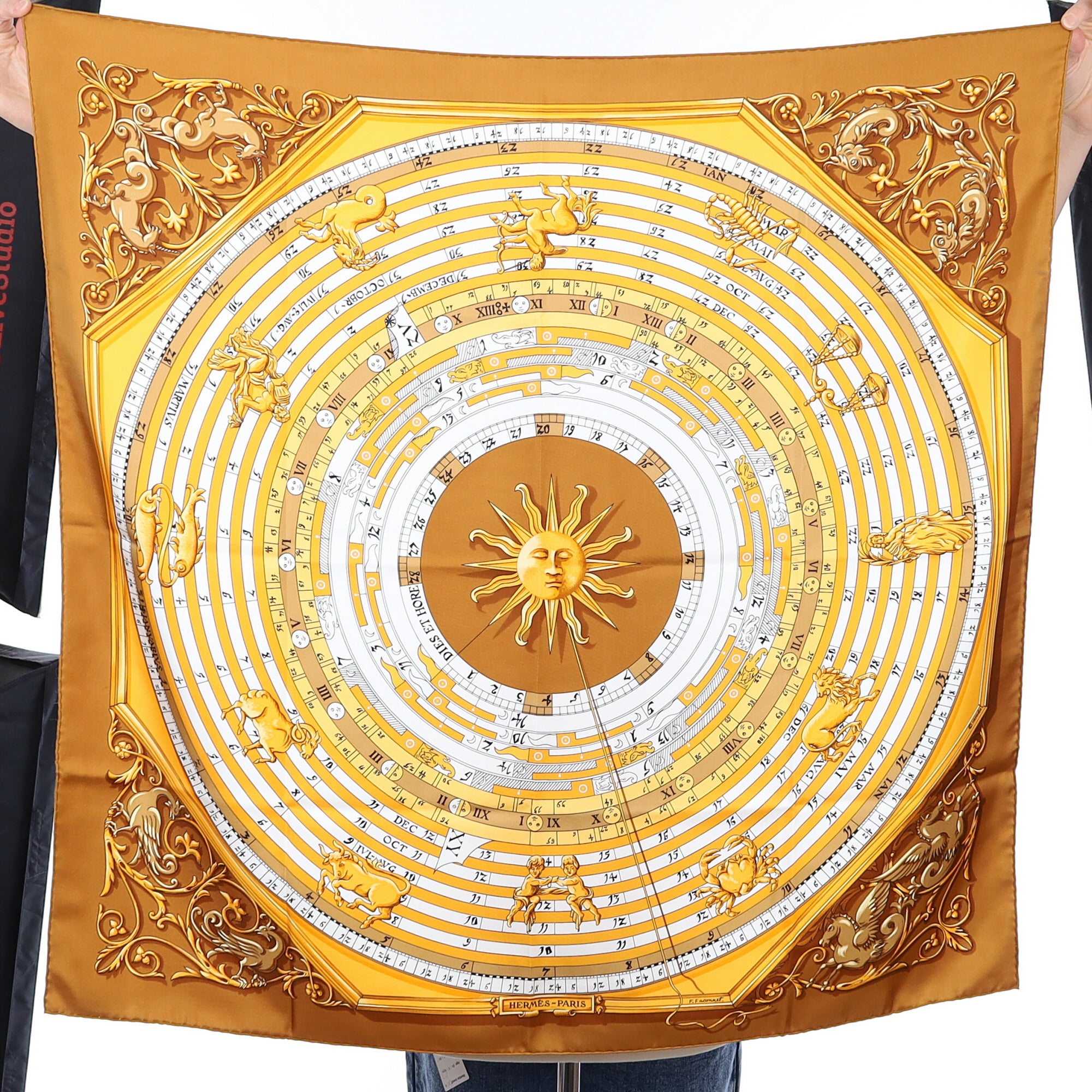 Pristine Hermès Dies et Hore Silk Scarf