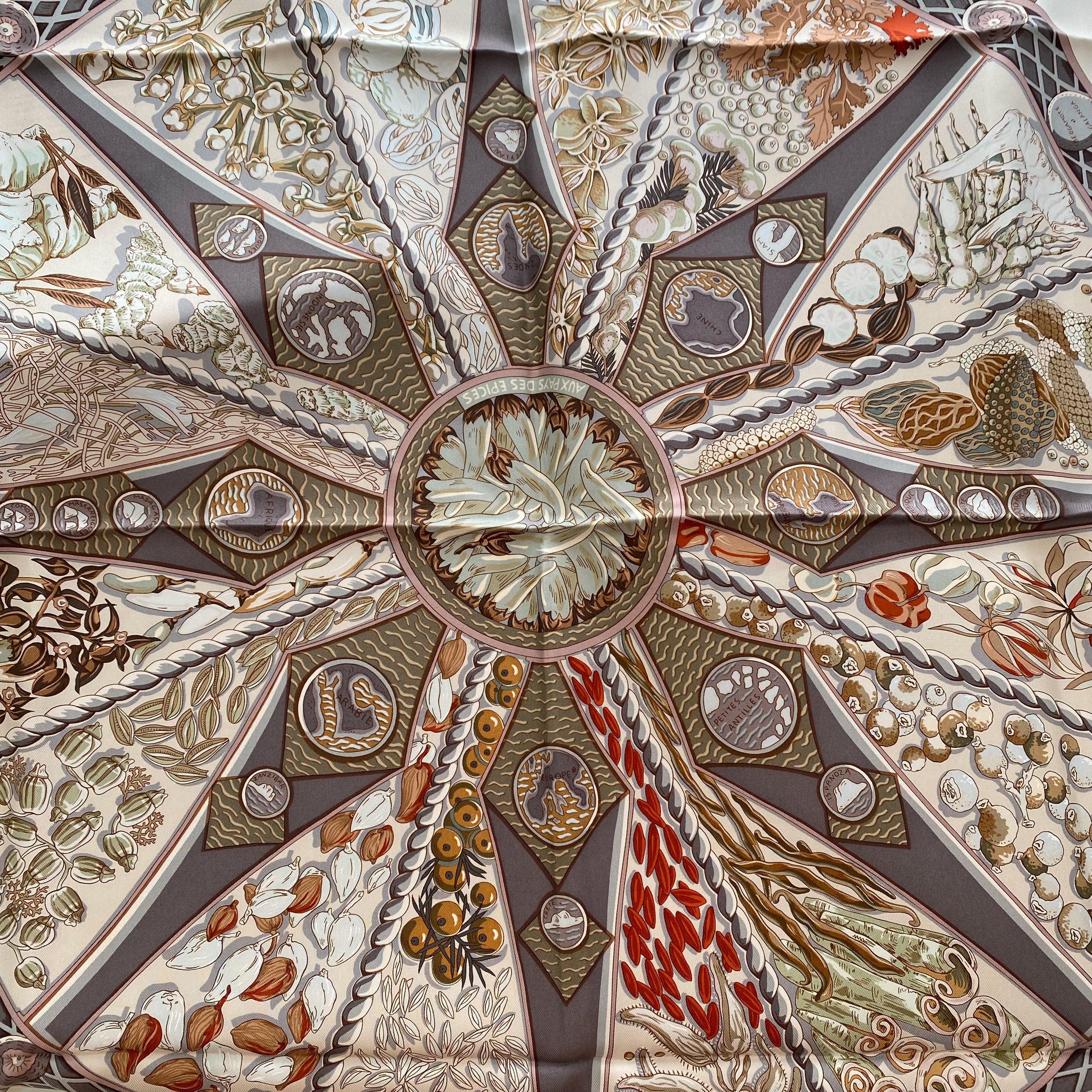 Pristine Boxed Hermès Aux Pays Des Epices Silk Scarf
