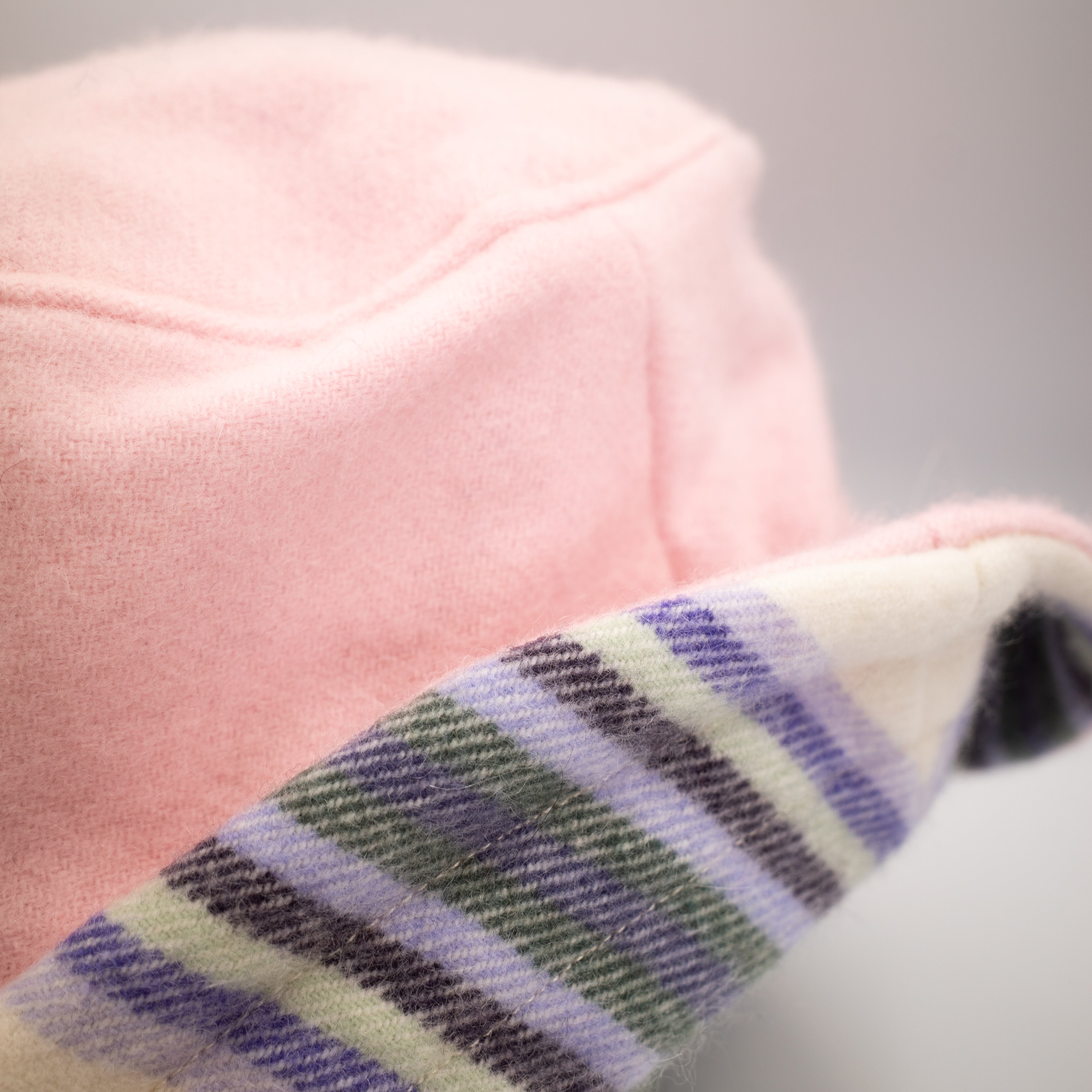 Carnation Pink Reversible Cashmere Bucket Hat Small