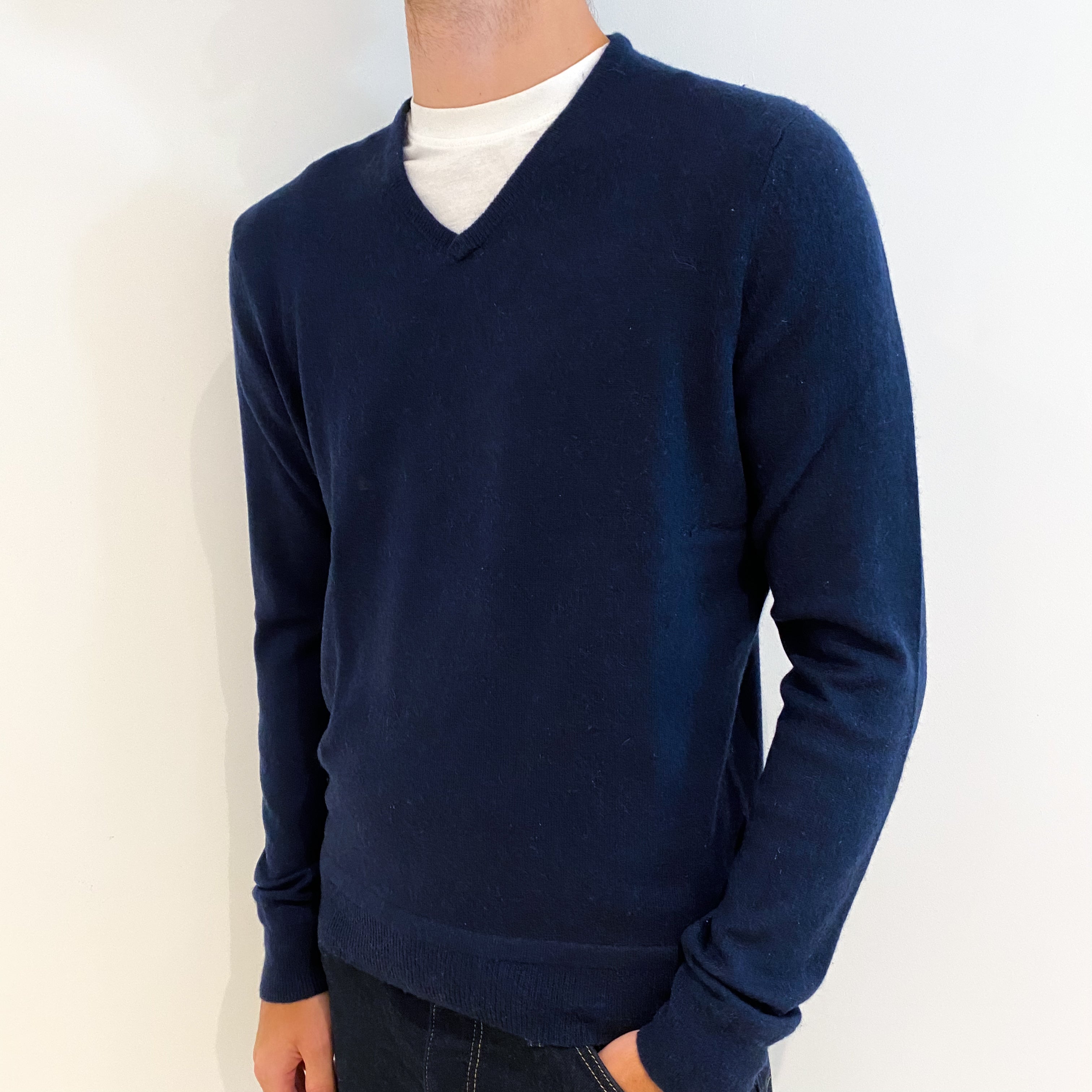 Men's Navy Blue Cashmere V-Neck Jumper Medium