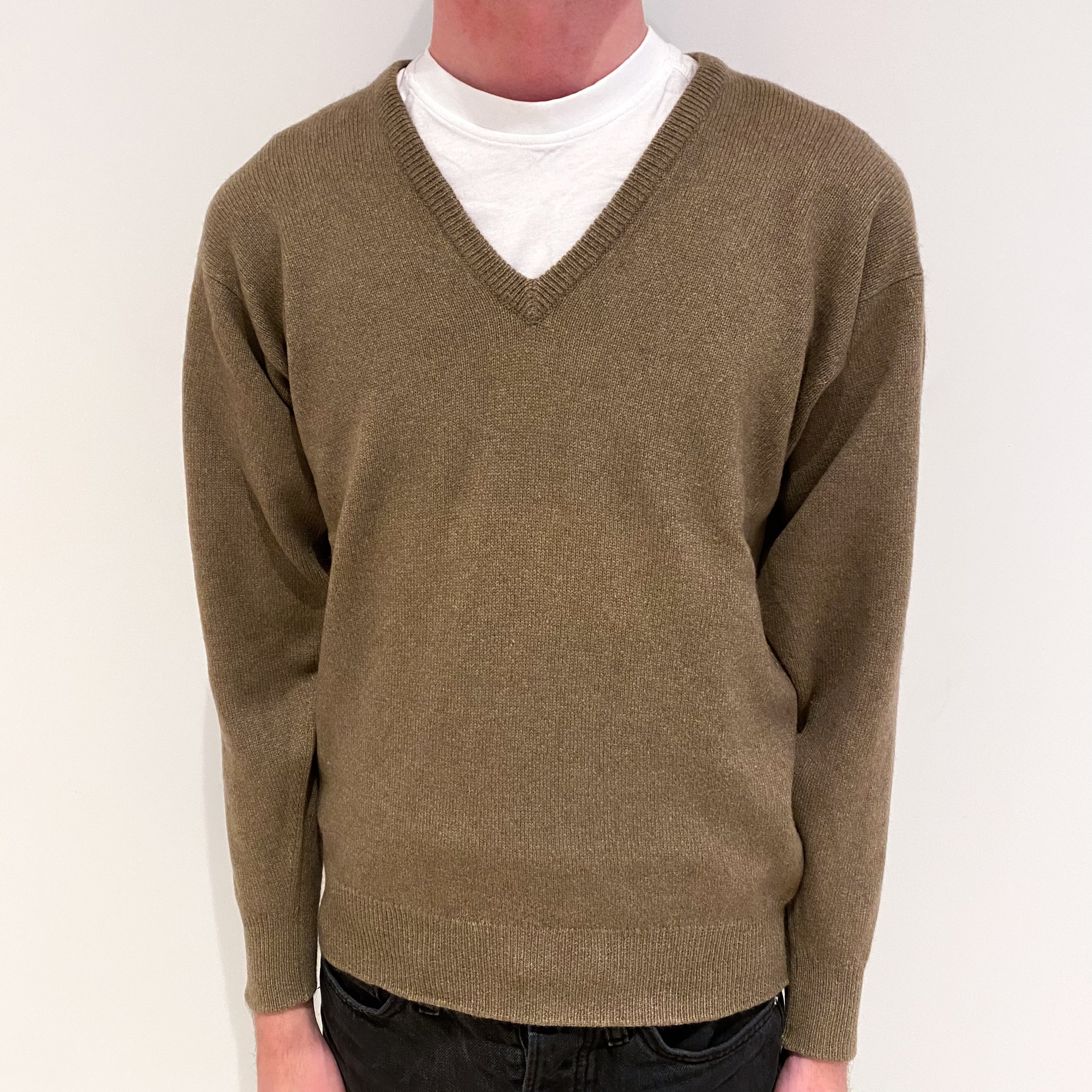 Men's Vintage Scottish Mocha Brown Cashmere V-Neck Jumper Small