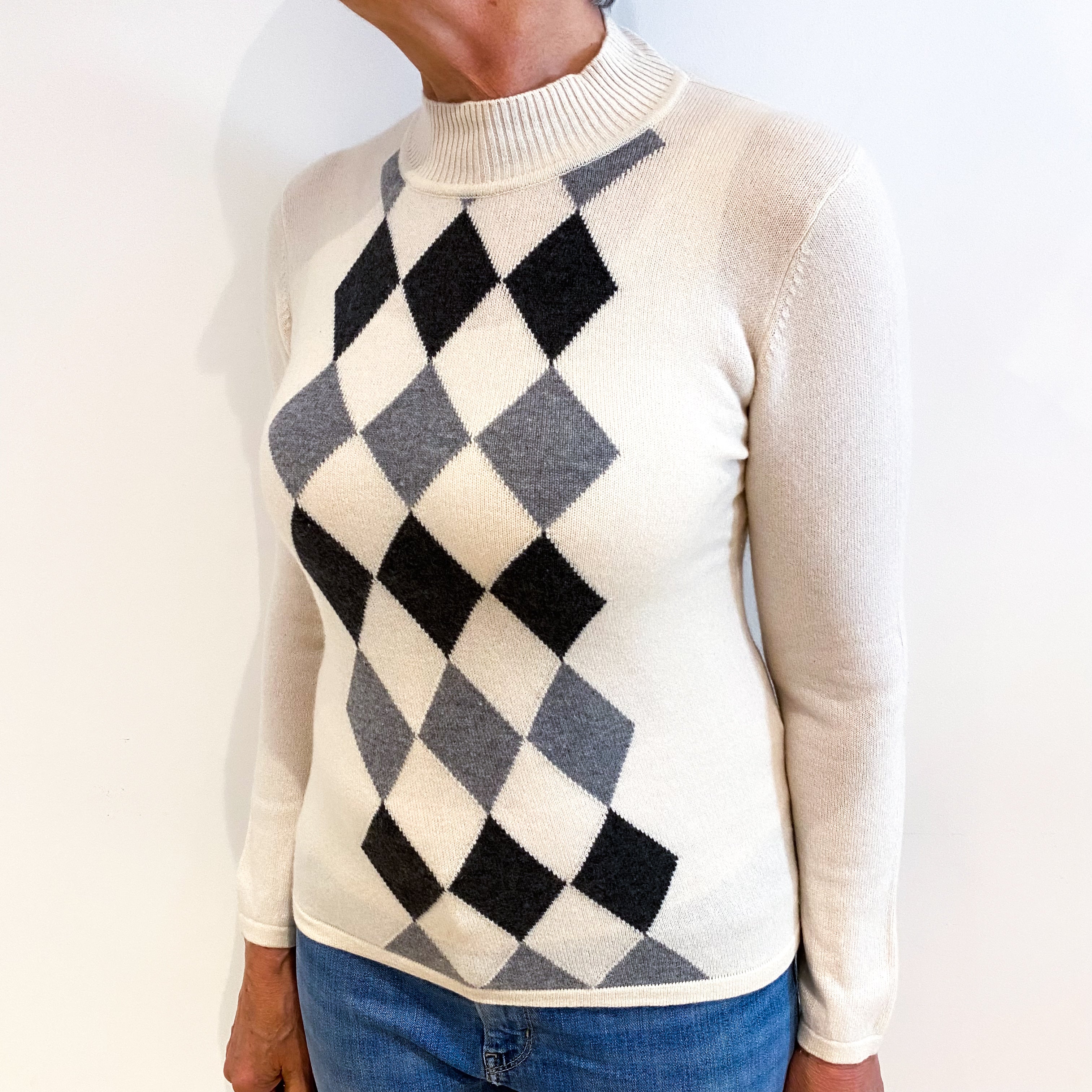 Vanilla Cream Diamond Cashmere Turtle Neck Jumper Medium