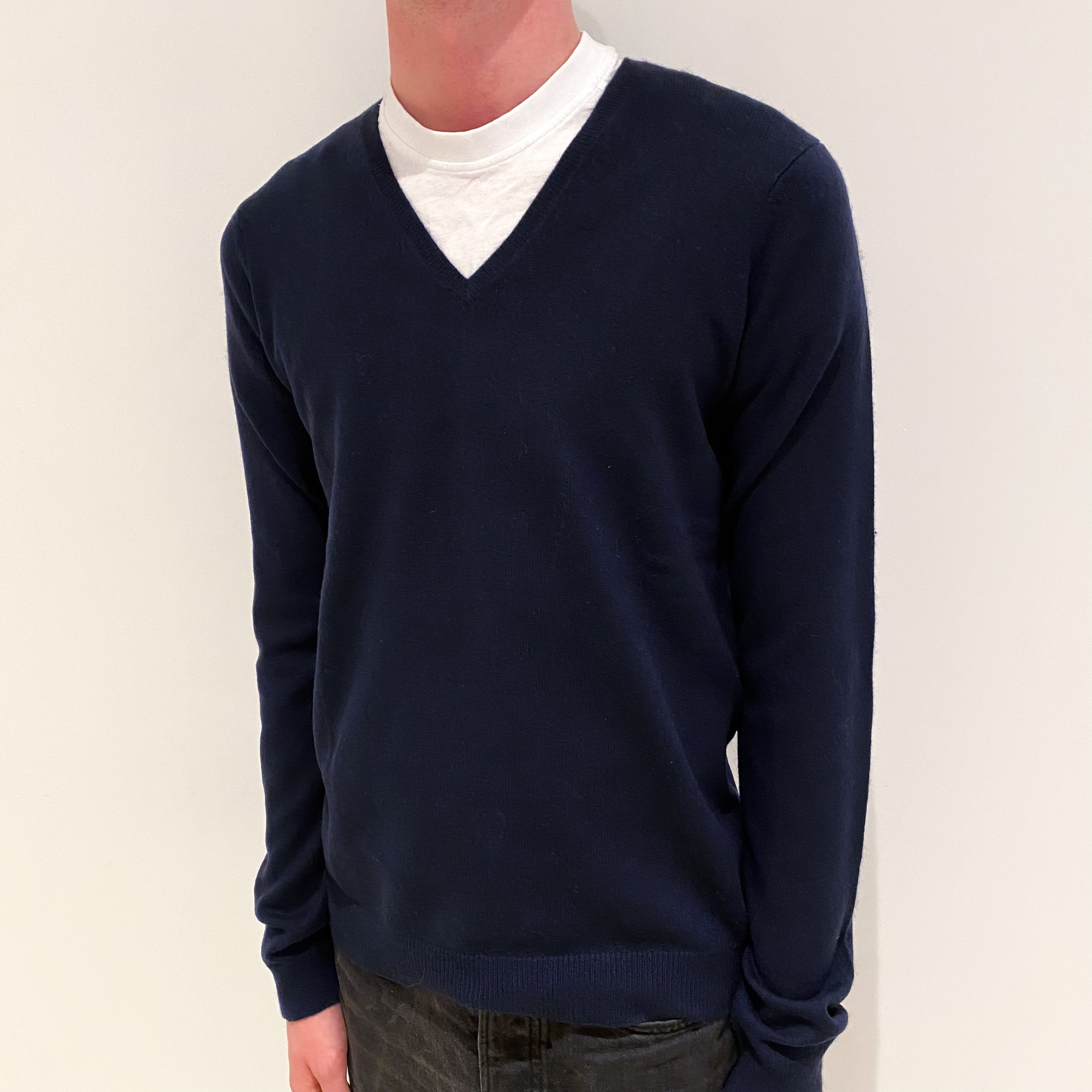 Men's Navy Blue Cashmere V-Neck Jumper Small