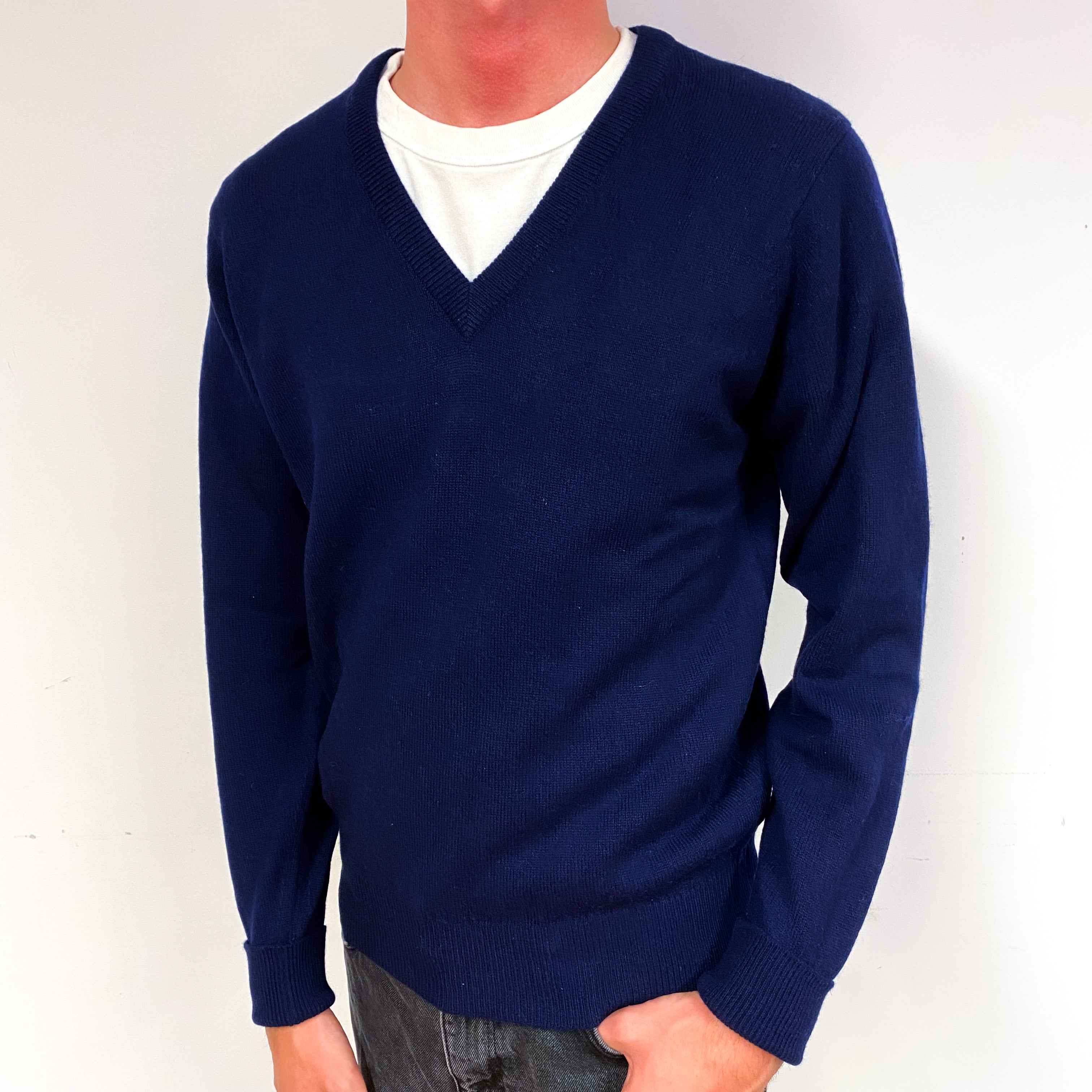 Vintage Men's French Navy Blue Cashmere V-Neck Jumper Small